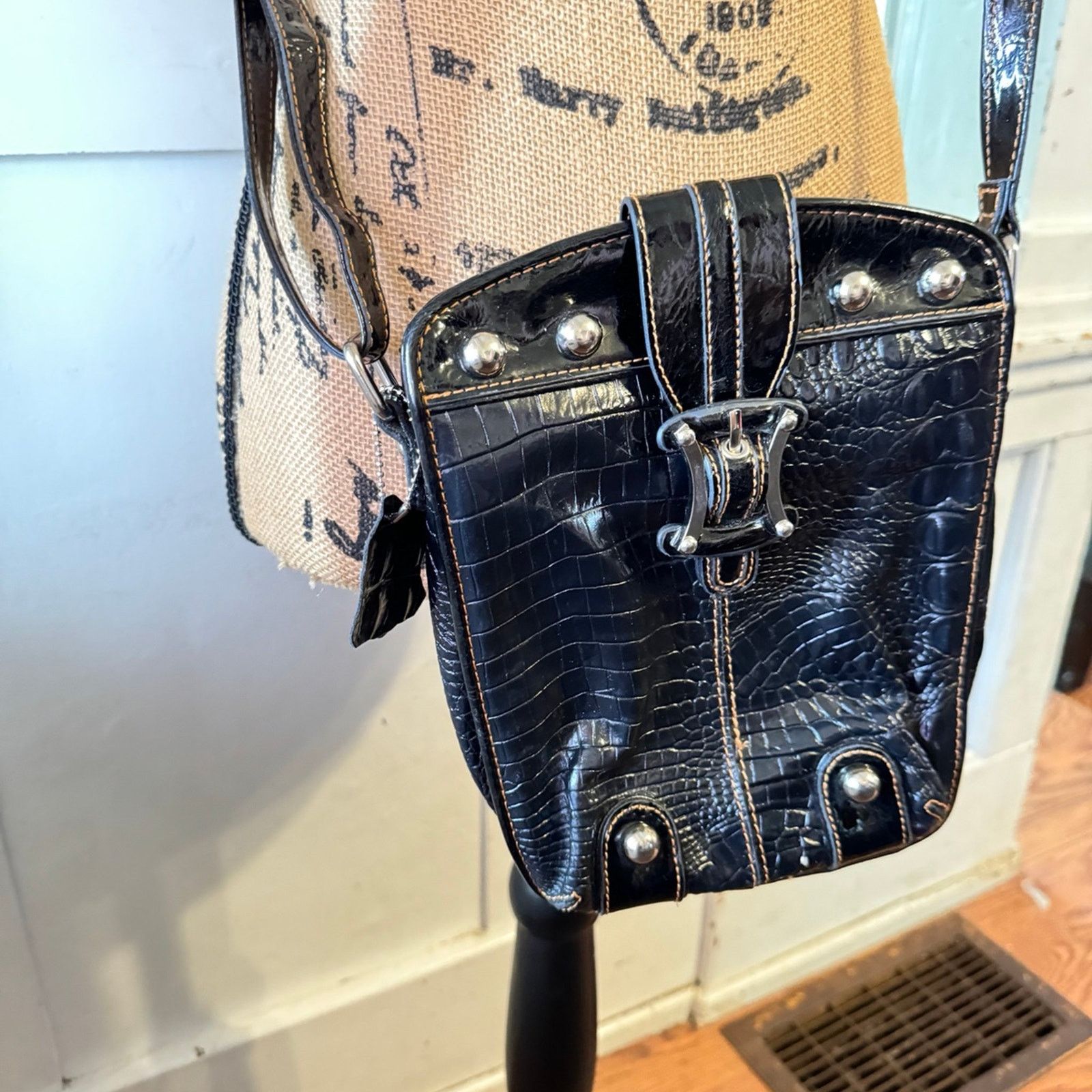 NBDN Nobrandedon Madi Claire leather crossbody bag Size ONE SIZE - 5 Thumbnail