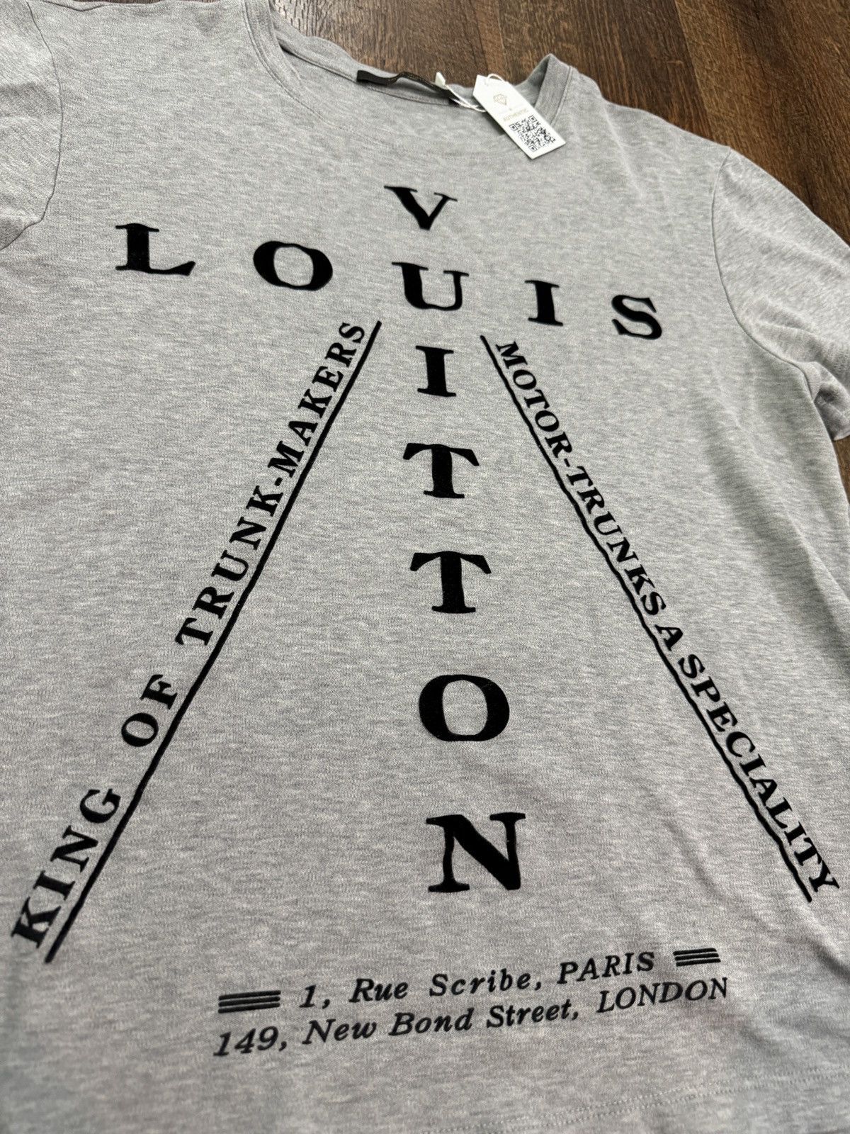 Louis Vuitton Louis Vuitton King of Trunk Makers Tee Shirt Size US S / EU 44-46 / 1 - 2 Thumbnail