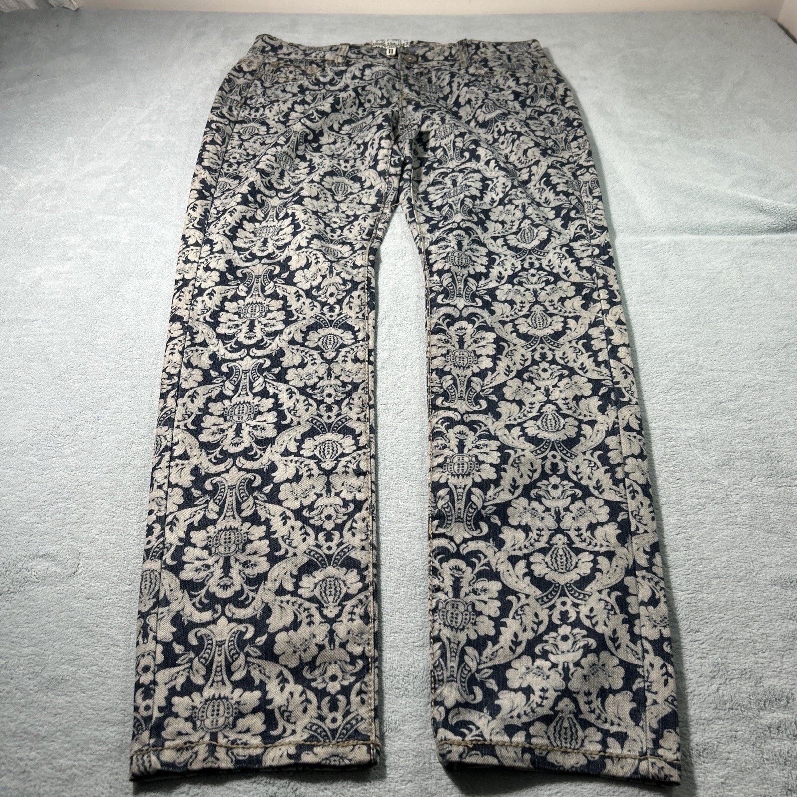 Affliction Hot Kiss Straight Slim Jeans Ws 11 34x31 Wing Cross Gothic Size 34" / US 12 / IT 48 - 1 Thumbnail