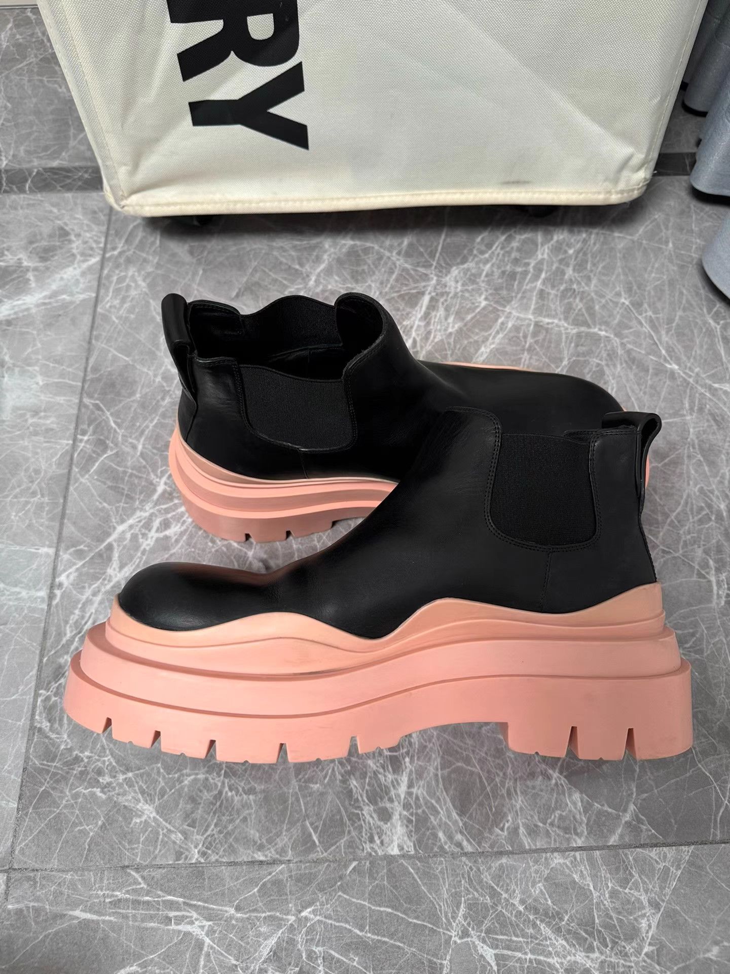 Bottega Veneta Bottega Veneta BV Tire Chelsea Ankle Boots K6 Size US 9 / IT 39 - 6 Thumbnail
