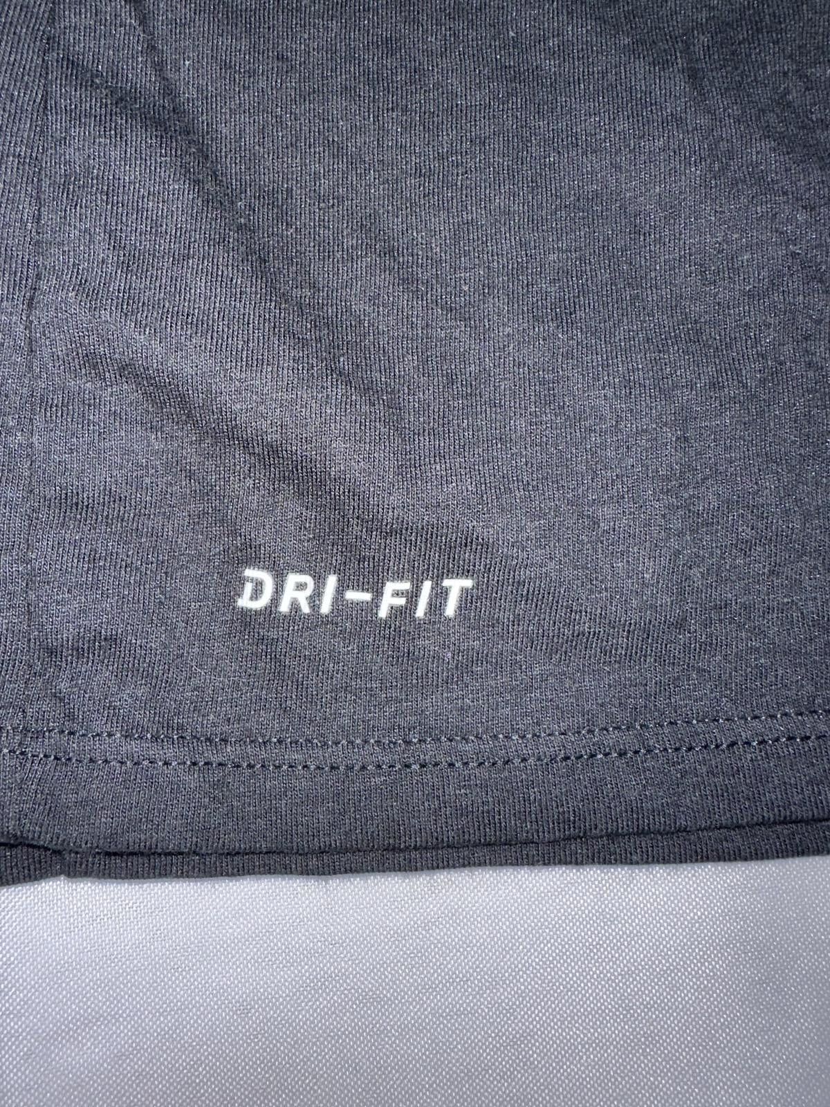 Nike Nike Dri-FIT Long Sleeve Black T-Shirt Size US L / EU 52-54 / 3 - 4 Thumbnail