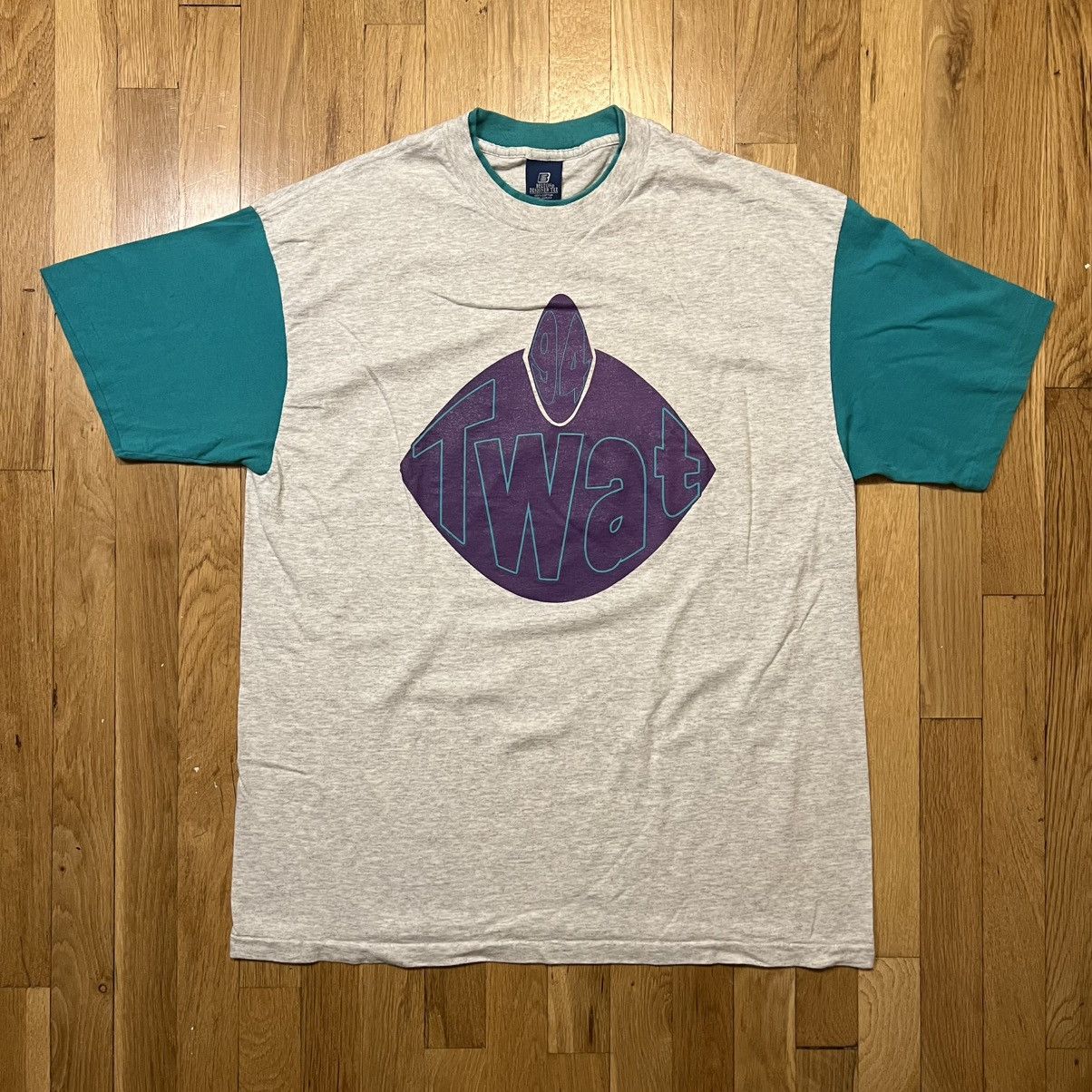 Vintage Vintage 1994 Belton T Shirt Gray Teal XL Size US XL / EU 56 / 4 - 1 Thumbnail