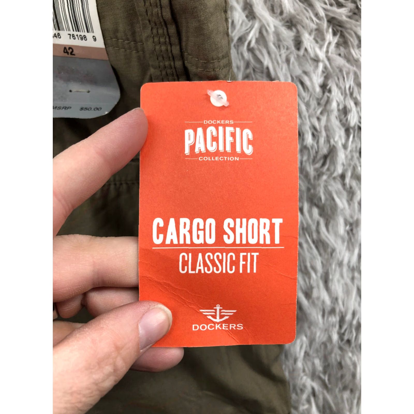 Dockers Dockers Cargo Shorts Mens Size 42 Mid Rise Dark Wash Beige Shorts Size US 42 / EU 58 - 7 Thumbnail