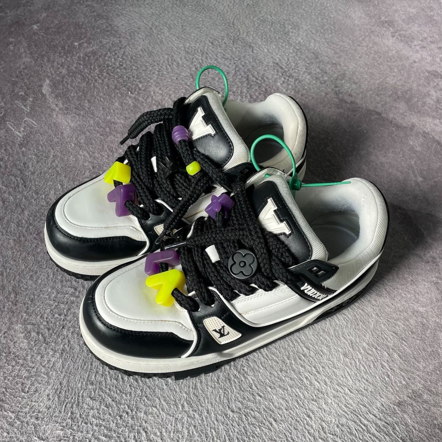 Louis Vuitton Louis Vuitton Training Black Lowtop Sneakers 41 Men Size US 8.5 / EU 41-42 - 1 Thumbnail