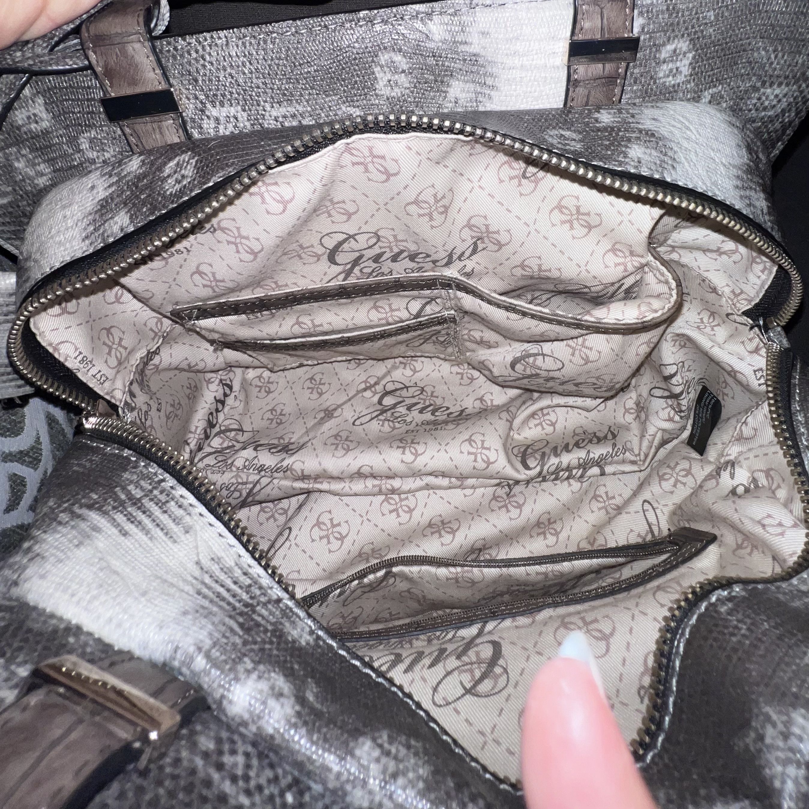 Guess Guess Faux Croc and Snake Skin Purse - New Without Tags Size ONE SIZE - 9 Thumbnail