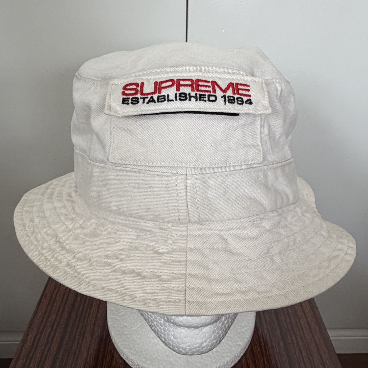 Supreme SUPREME SS19 POCKET CRUSHER WHITE BUCKET HAT CAP MED/LARGE Size ONE SIZE - 1 Thumbnail