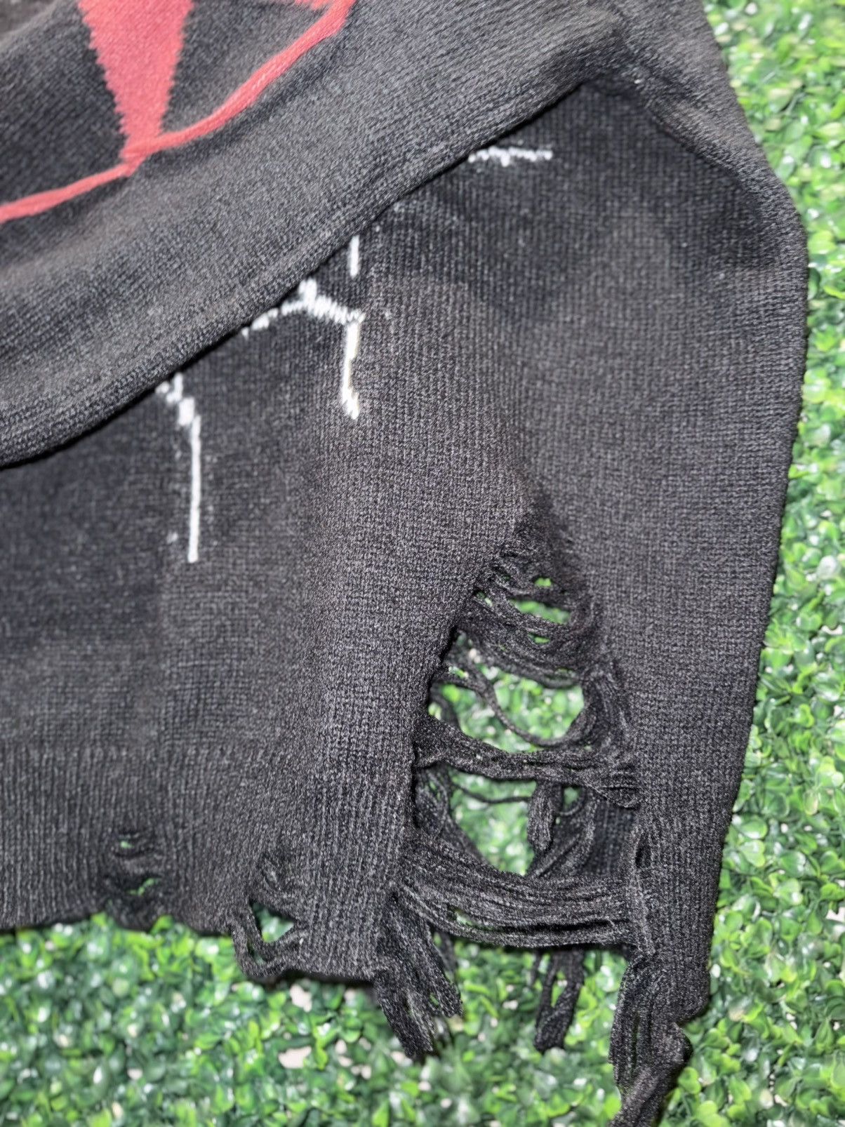 Other Black and red distressed graphic street wear sweater size L Size US L / EU 52-54 / 3 - 4 Thumbnail