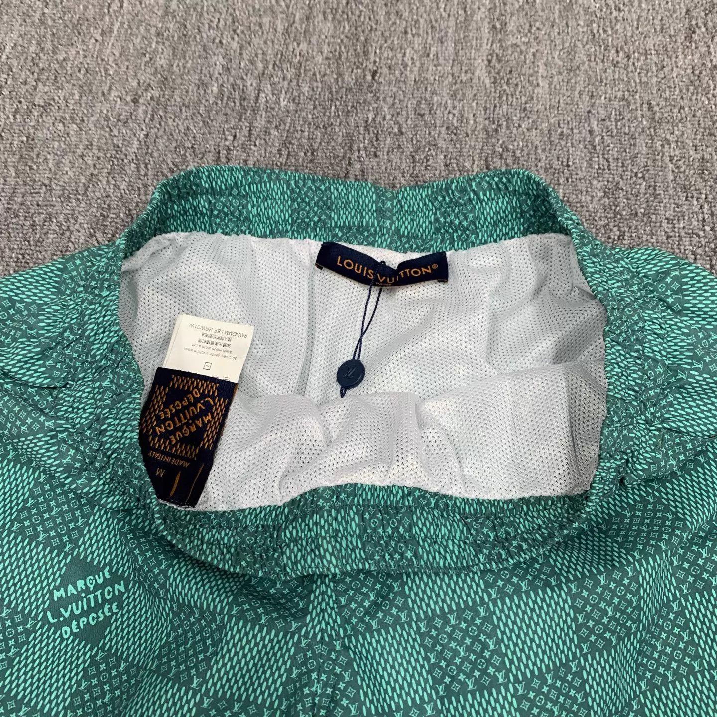 Louis Vuitton LV Green Checkerboard Shorts M New with tags Size US 32 / EU 48 - 8 Thumbnail