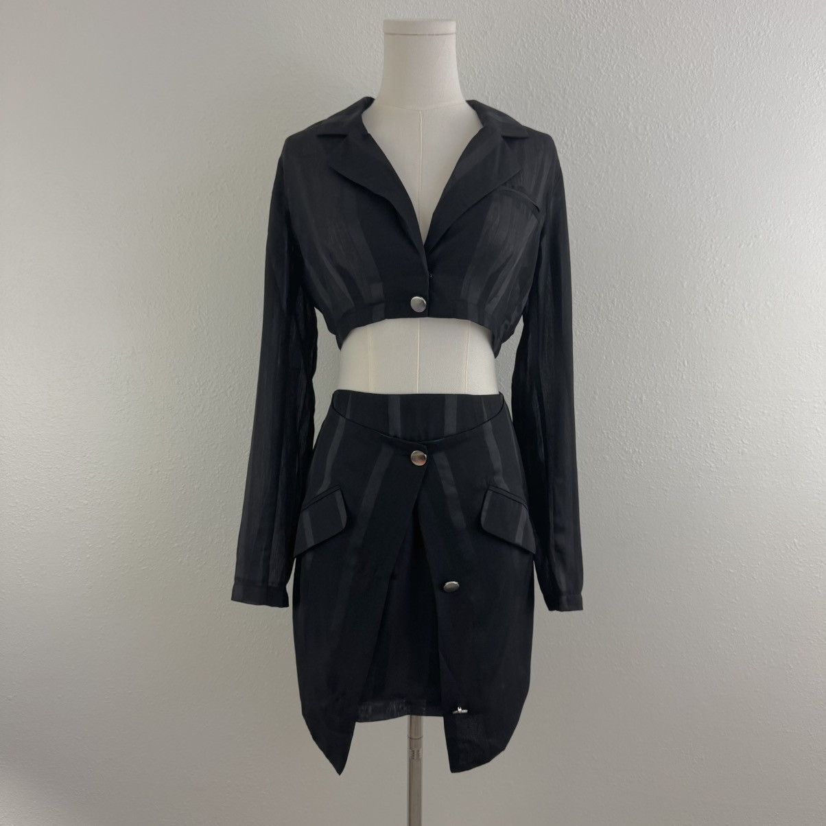 Forever 21 FOREVER 21 Black Office Siren Two Piece Top & Skirt Size S / US 4 / IT 40 - 1 Thumbnail