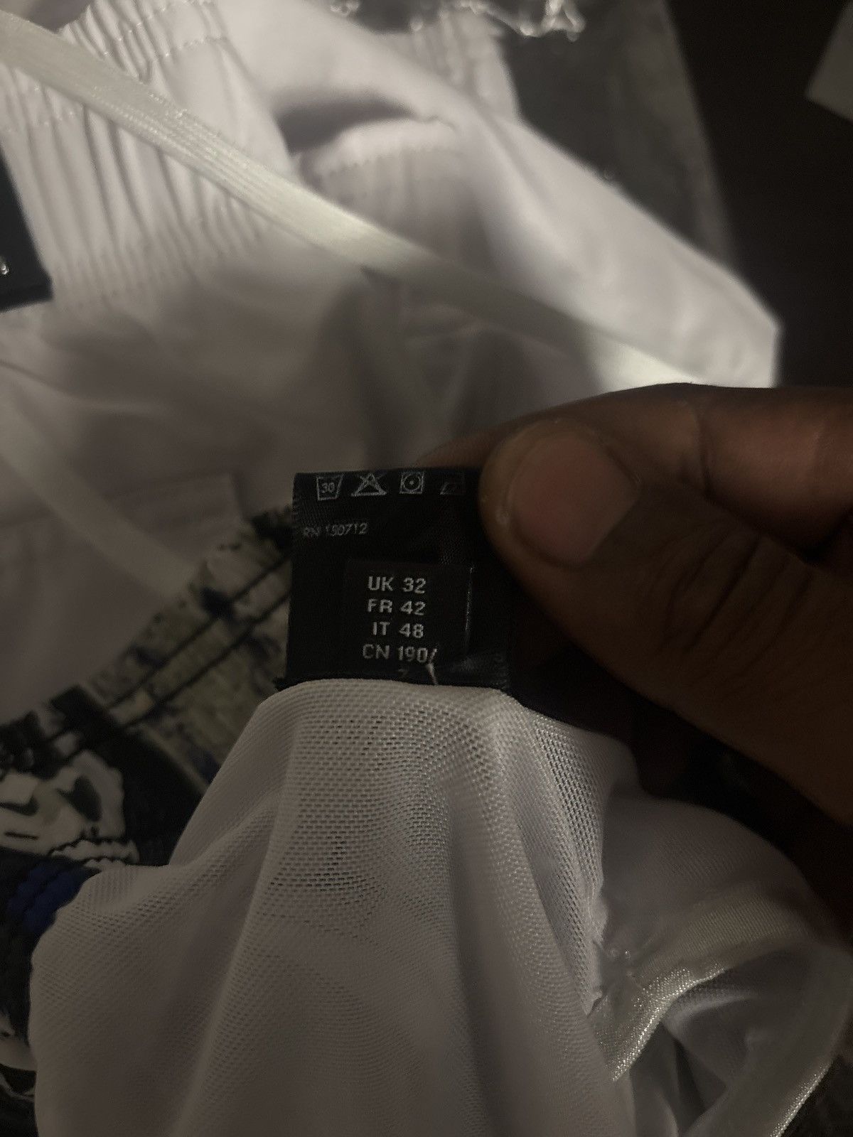Amiri Amiri paint drip swim trunks Size US 32 / EU 48 - 8 Thumbnail