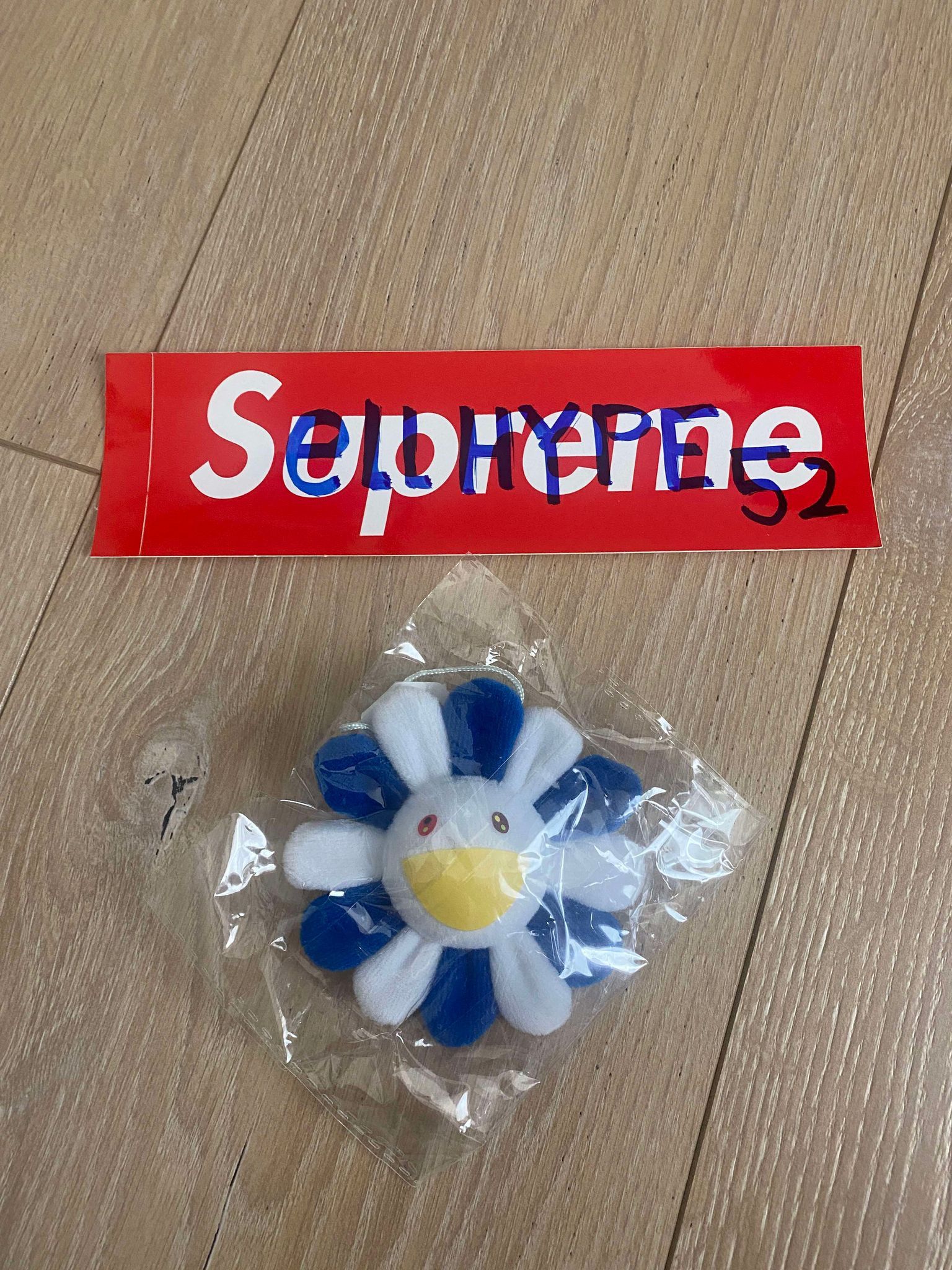 Takashi Murakami Takashi Murakami Plush Flower Pin (Navy / White ) Size ONE SIZE - 1 Thumbnail