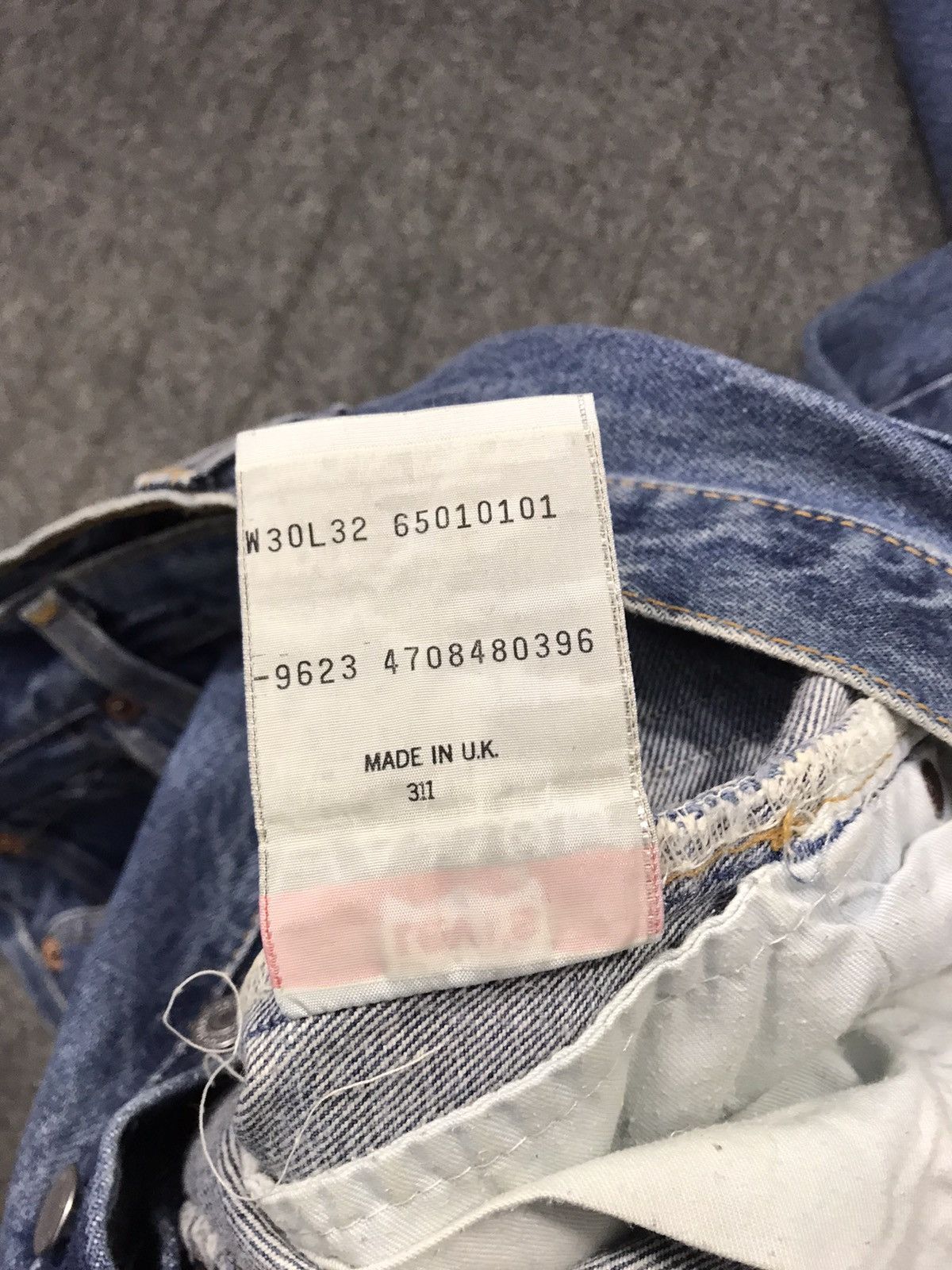 Levi's Vintage Clothing Levi's 501 Button Fly Natural Faded Denim Straight Cut Size US 30 / EU 46 - 10 Thumbnail