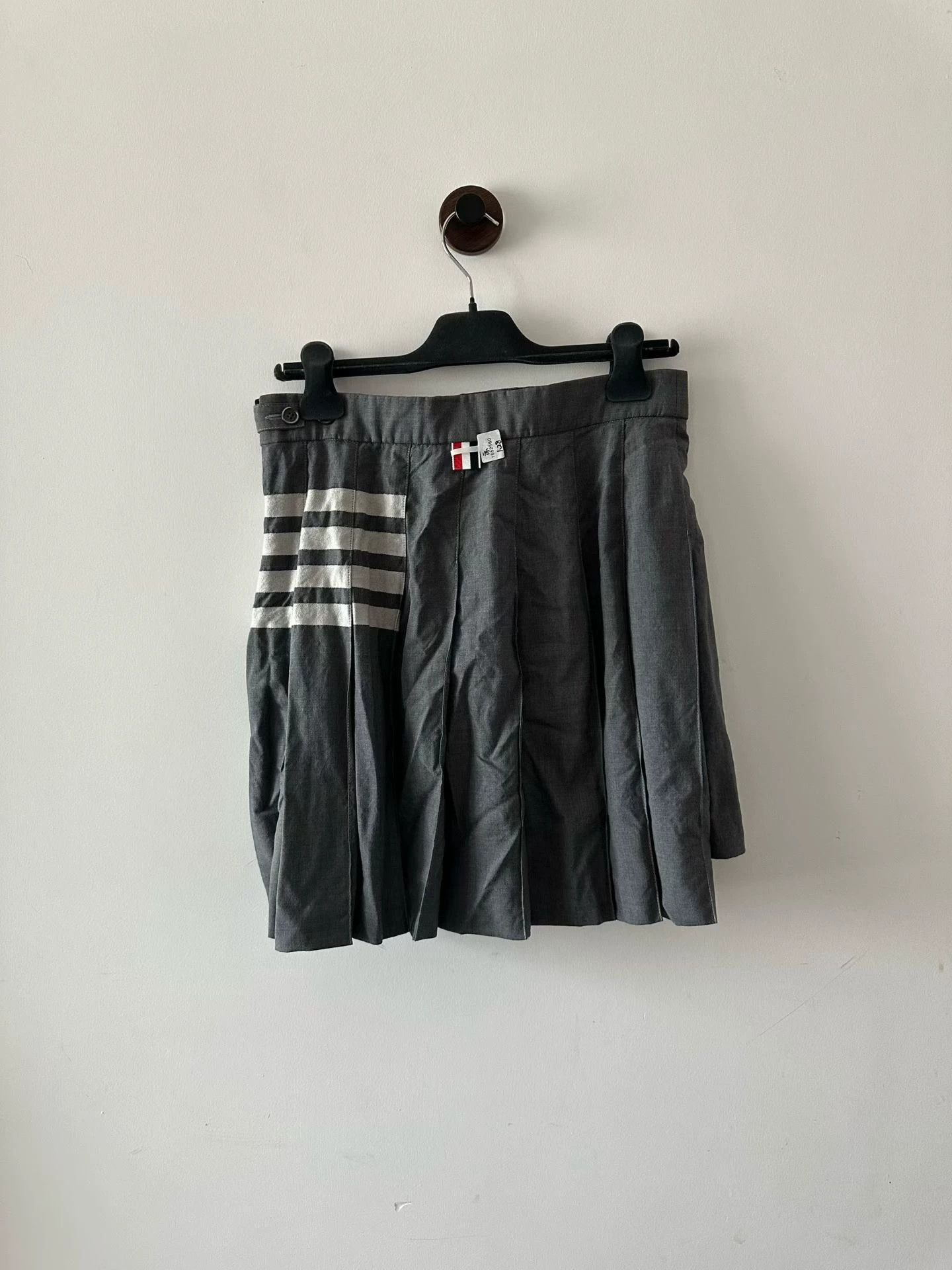 Thom Browne Thom Browne Gray Pleated Skirt 95new Size M / US 6-8 / IT 42-44 - 2 Thumbnail