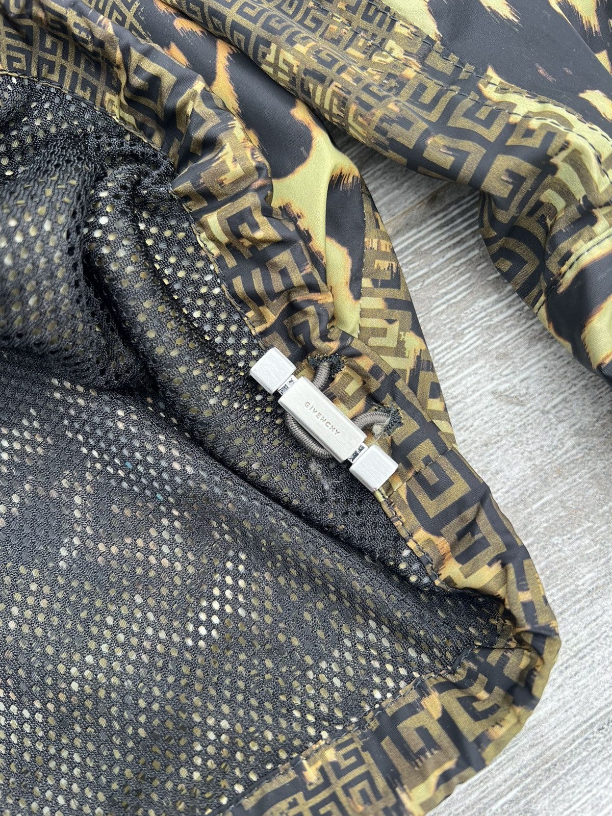 Givenchy Givenchy camouflage printed zip Size US L / EU 52-54 / 3 - 9 Thumbnail