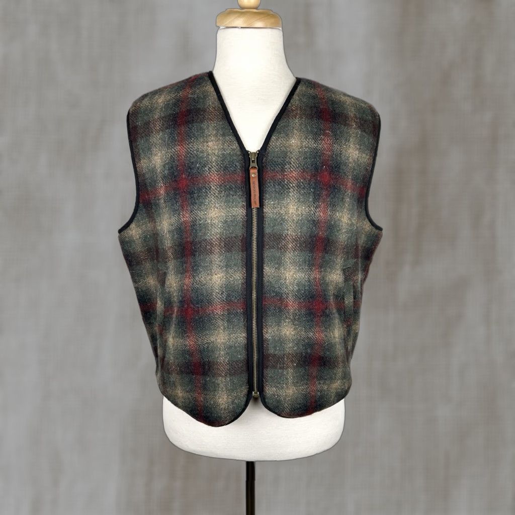 Vintage VINTAGE Woolrich Vest Mens Medium Green Red Shadow Plaid Wool Sherpa Lined Size US M / EU 48-50 / 2 - 1 Thumbnail