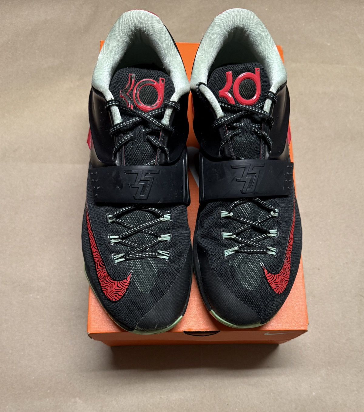 Nike Nike KD 7 VII Good Apples Kevin Durant men’s size 14 Rare! Size US 14 / EU 47 - 3 Thumbnail