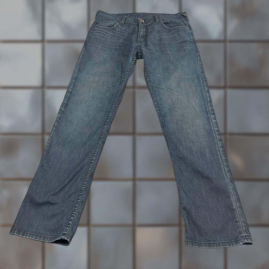 Armani Exchange Armani Exchange Mens Jeans Regular Tapered 33 34 Dark Wash Blue Whiskers Denim 5-Pocket Design Machine Washable Jeans Store Vintage No N/A Size US 33 - 1 Thumbnail