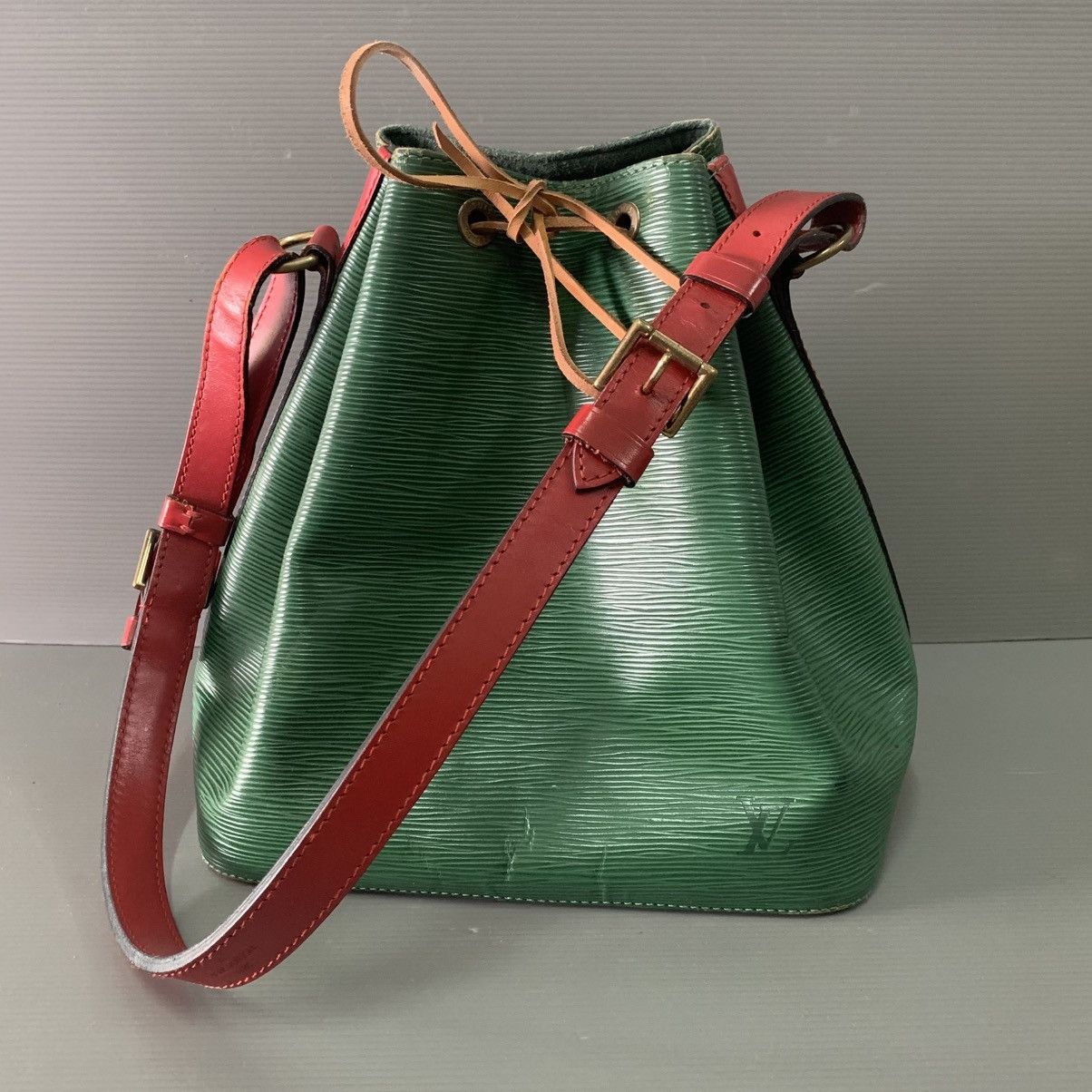 Louis Vuitton Authentic Louis Vuitton Epi Leather Petit Noe Size ONE SIZE - 3 Thumbnail