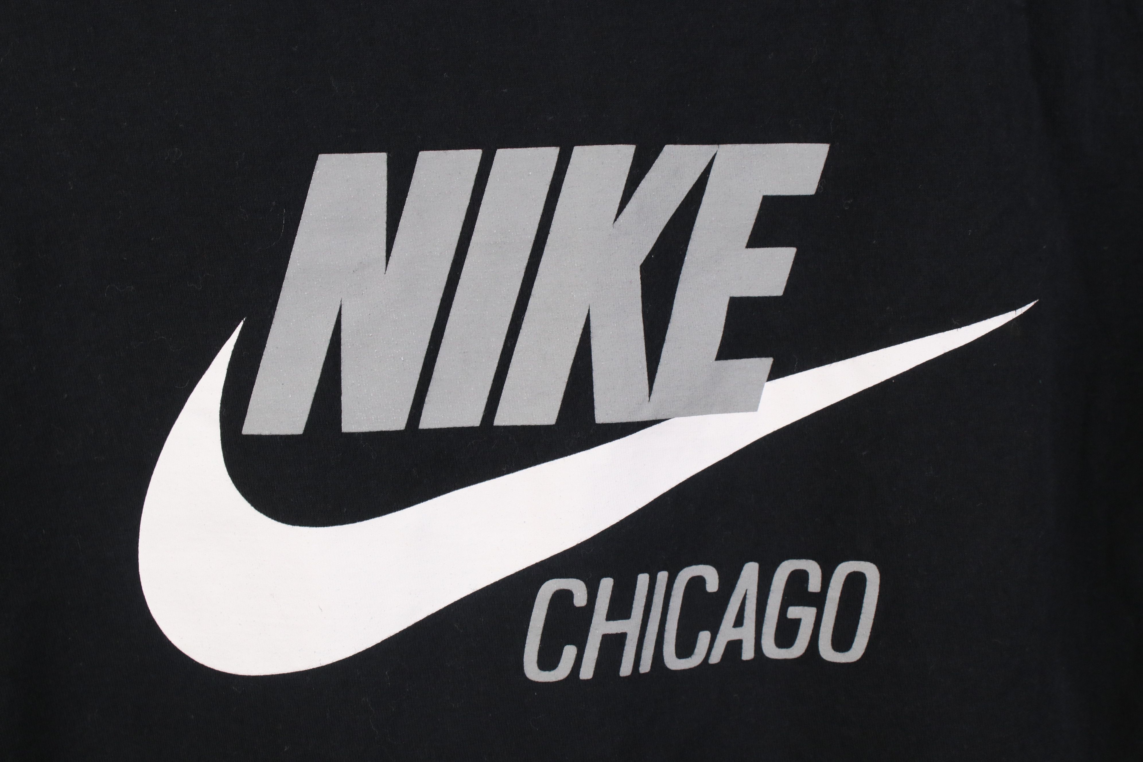 Nike Y2K Nike Spell Out Big Swoosh Chicago Short Sleeve T-Shirt Size US M / EU 48-50 / 2 - 4 Thumbnail