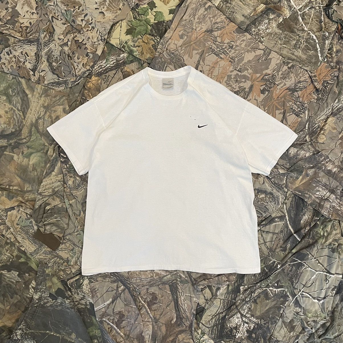 Nike 2000s Nike swoosh relaxed fit white tee hit Size US XL / EU 56 / 4 - 4 Thumbnail