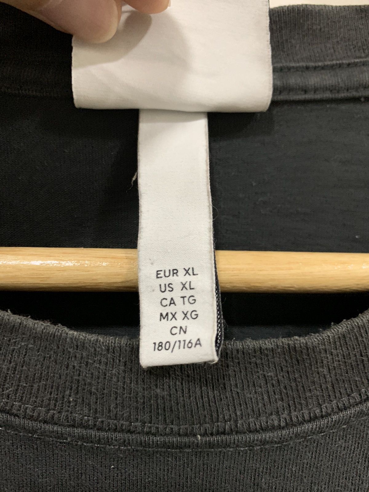 H&M H&M Human Part Of Mankind Big Back Hit Logo Oversized Size US XL / EU 56 / 4 - 10 Thumbnail