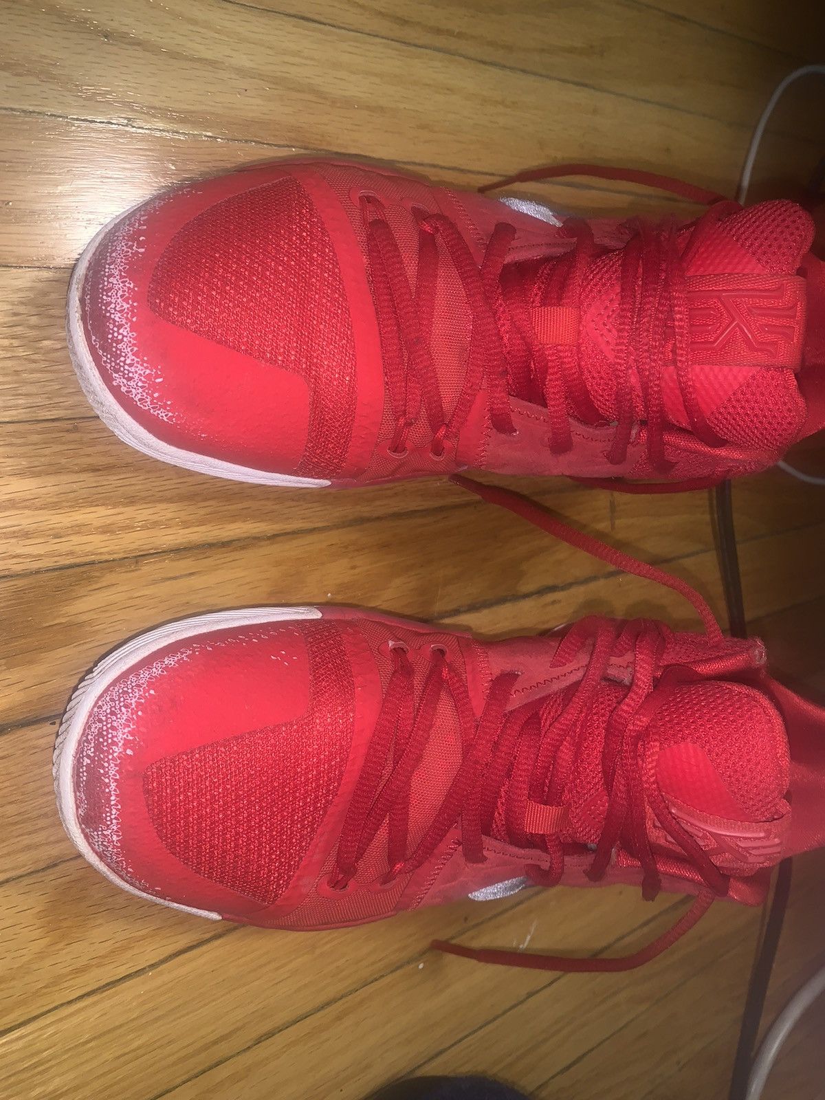 Nike Kyrie 3 University Red Size US 8 / EU 41 - 3 Thumbnail