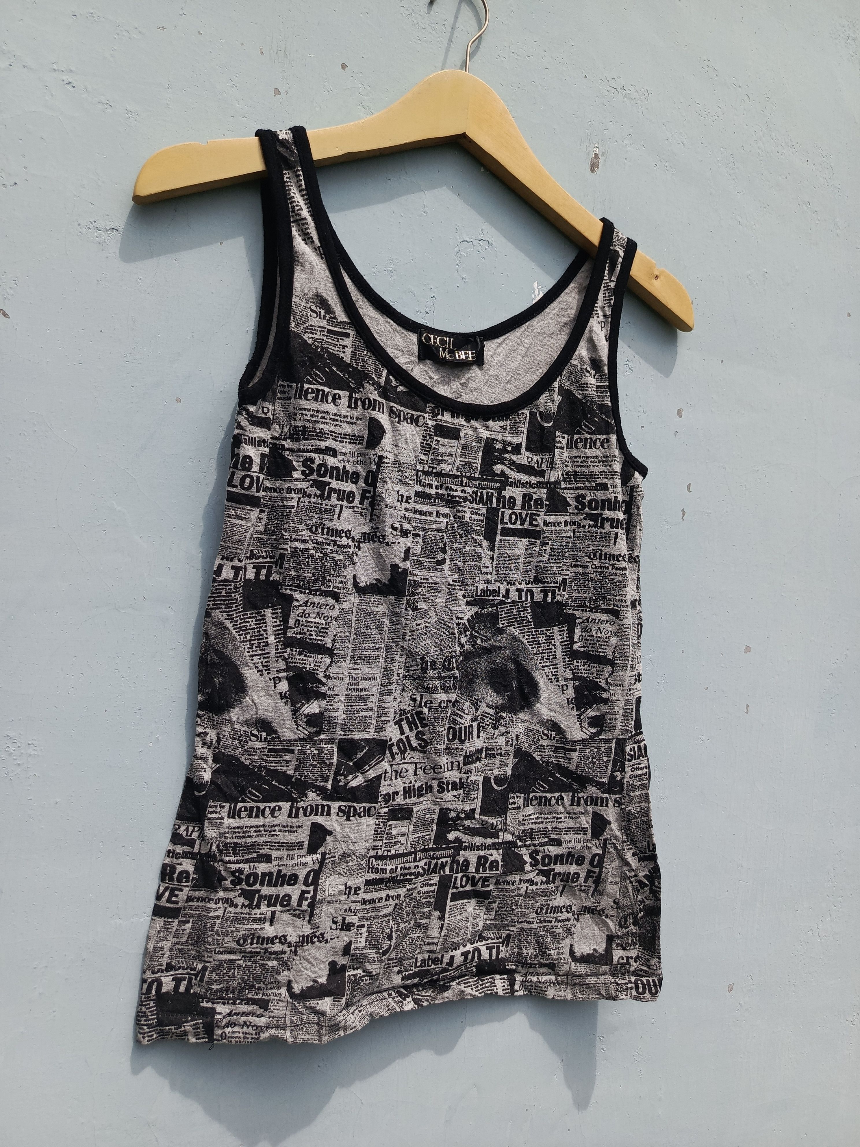 Japanese Brand CECIL McBEE newspaper pattern tanktop Size S / US 4 / IT 40 - 4 Thumbnail