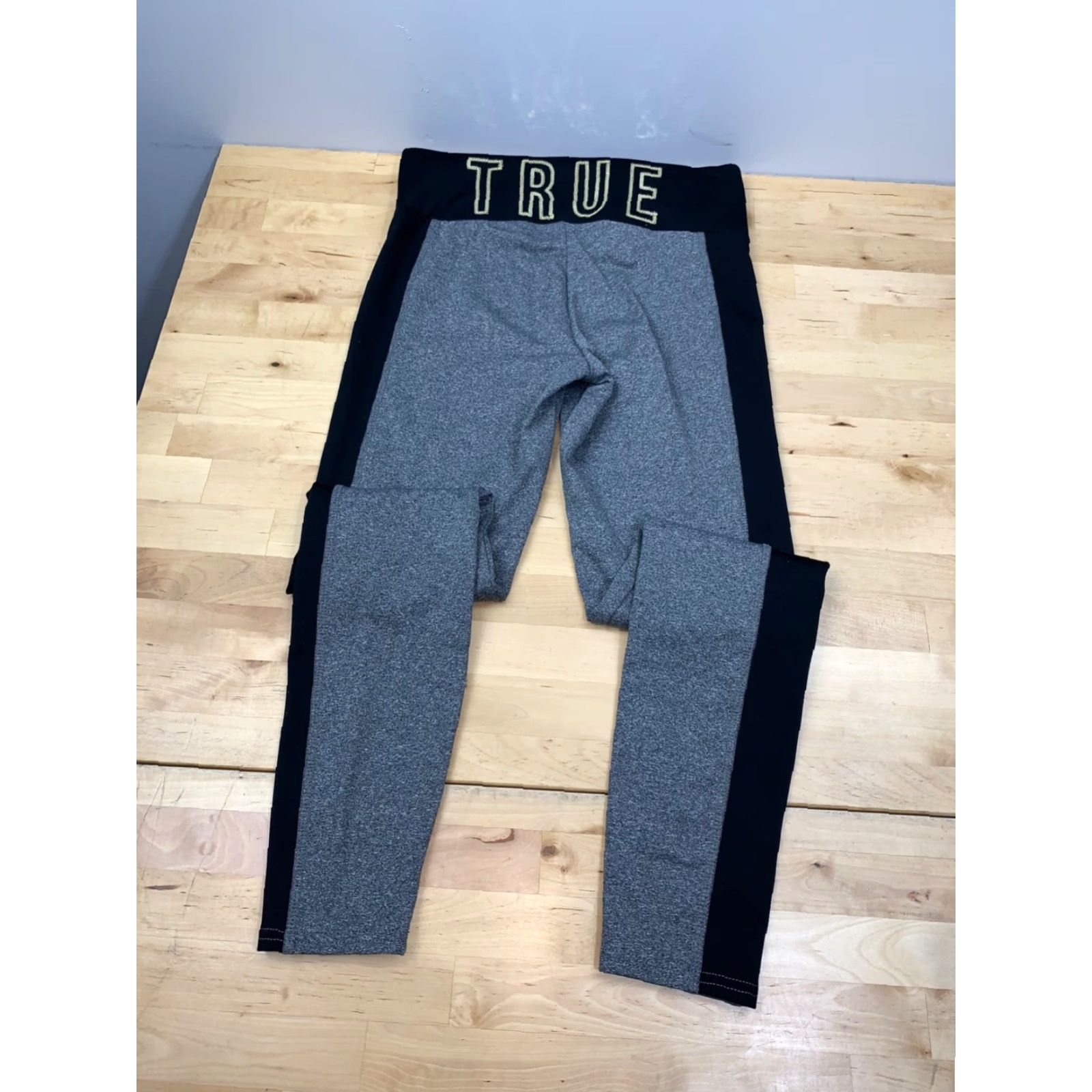 True Religion True Religion Leggings Womens XS Gray Casual Ankle Rise Mid 8.5-10.5 in - Solid Pattern Womens XS Gray Leggings Size 26" / US 2 / IT 38 - 4 Thumbnail