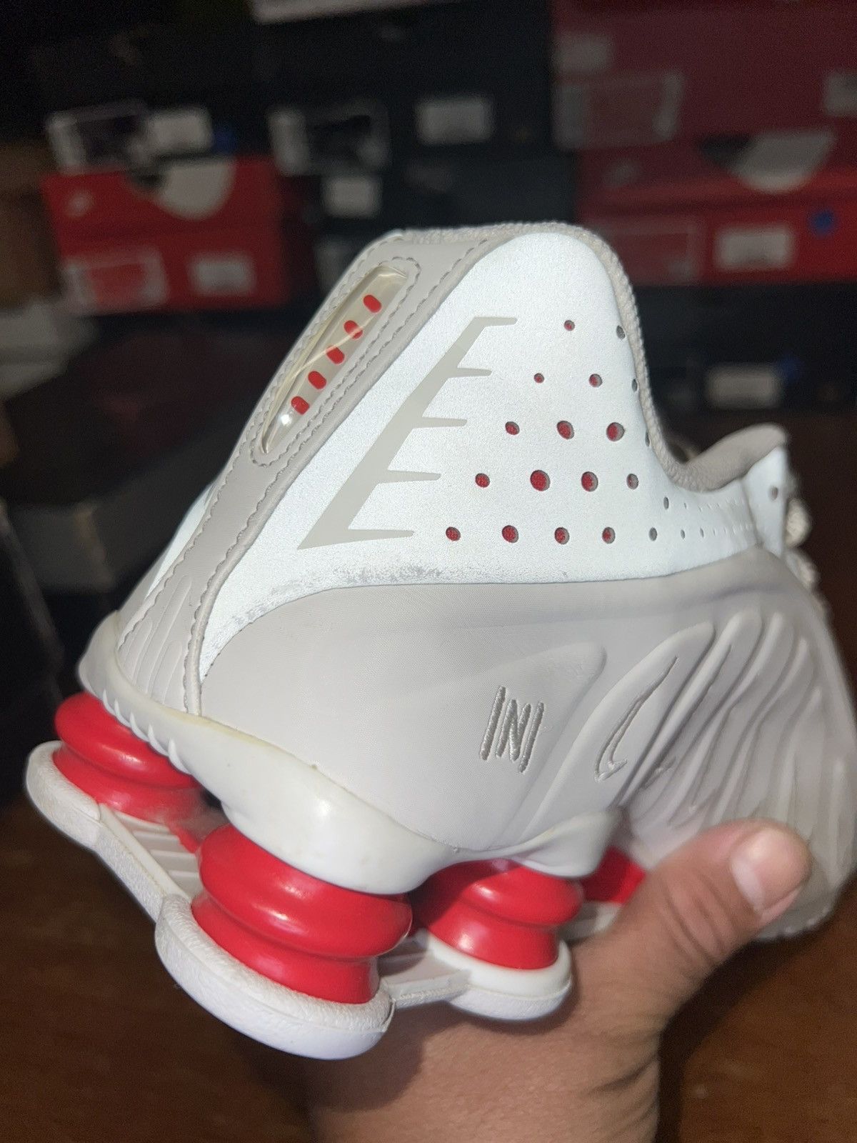 Nike Nike Shox R4 X Neymar JR Platinum Tint size 9 Size US 9 / EU 42 - 8 Thumbnail
