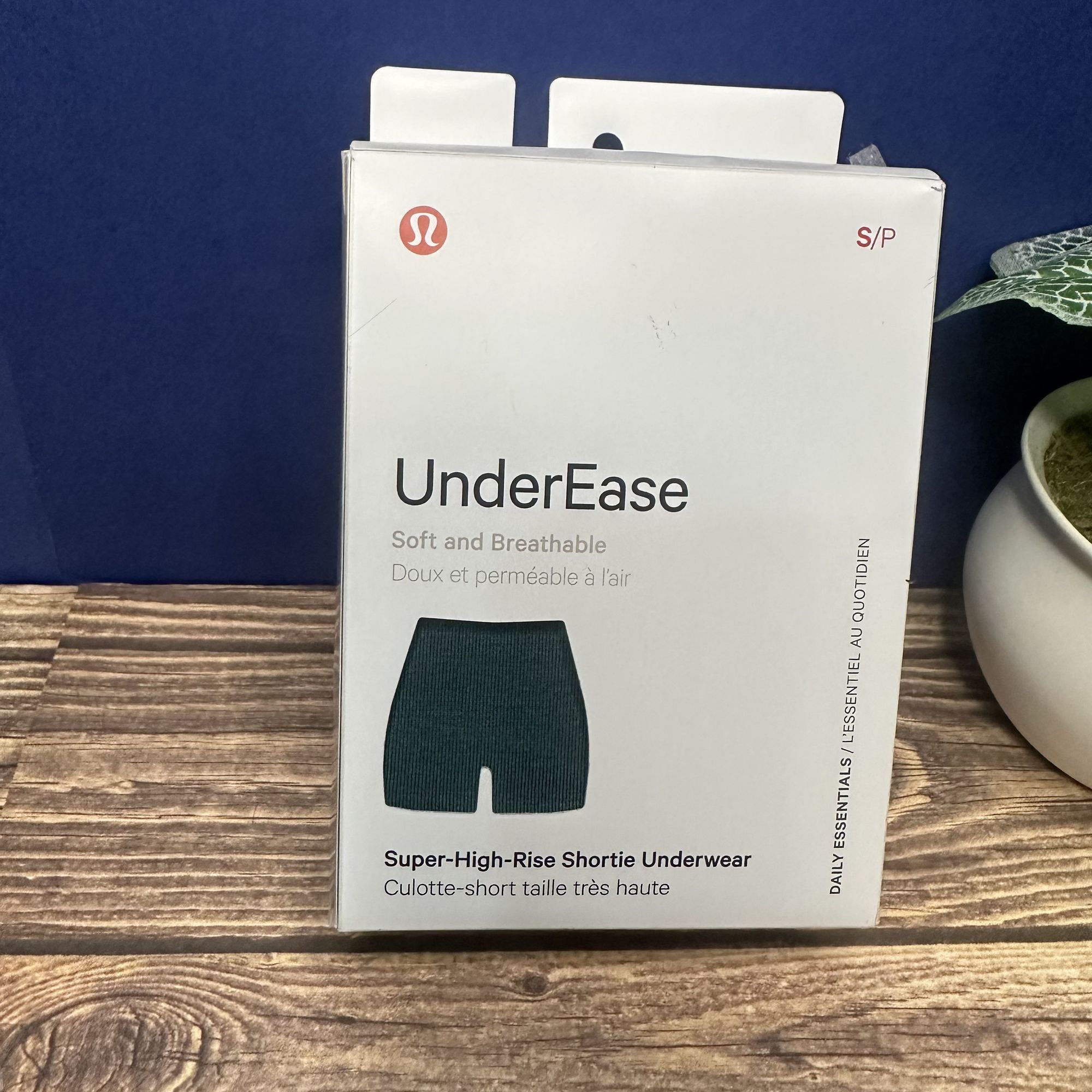 Lululemon Lululemon UnderEase Super High Rise Shortie NWT Size Small Size ONE SIZE - 11 Thumbnail