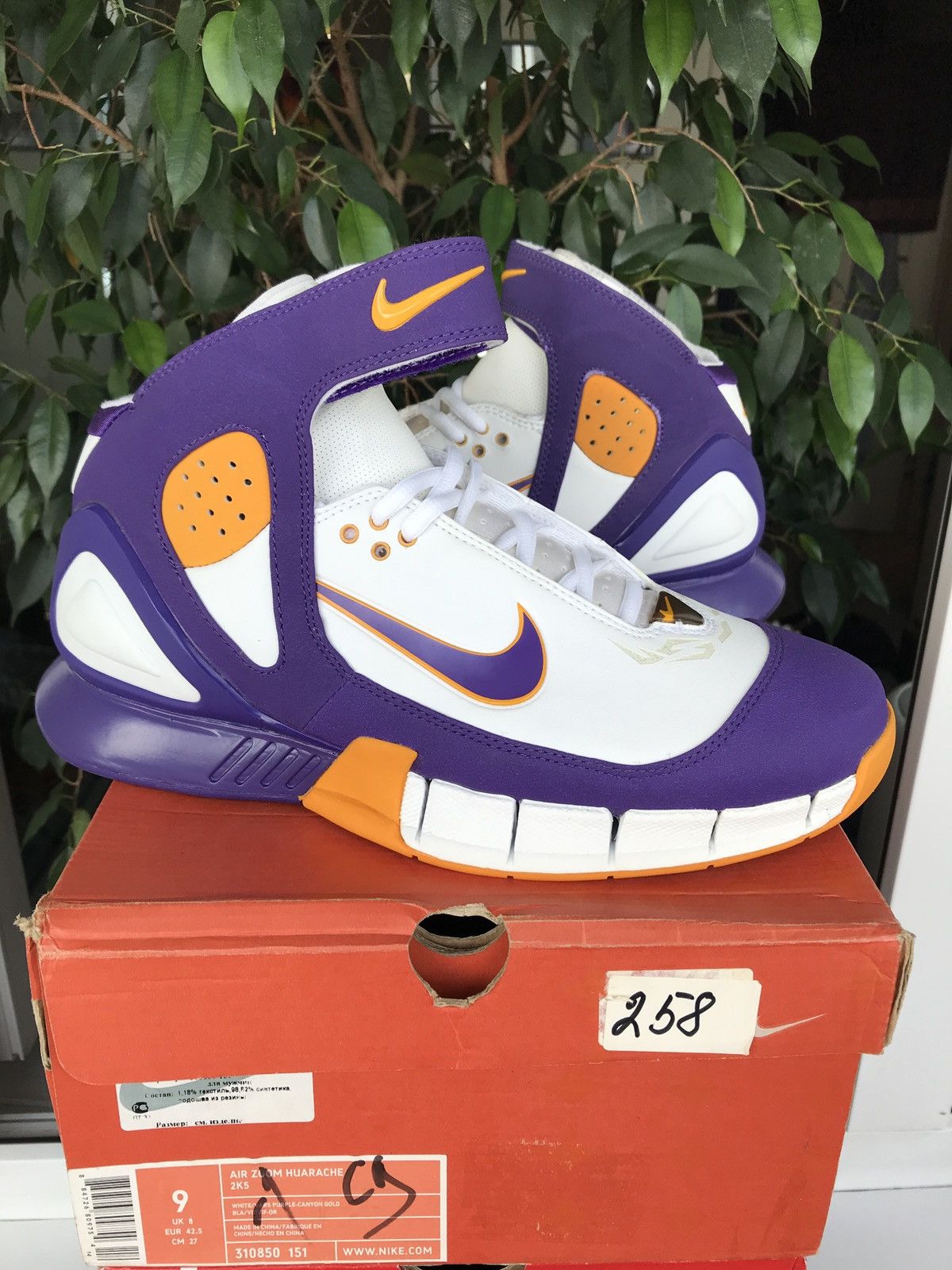 NBA Air Zoom Huarache 2K5 Lakers Kobe Bryant Lebron Jordan KD Size US 9 / EU 42 - 1 Thumbnail