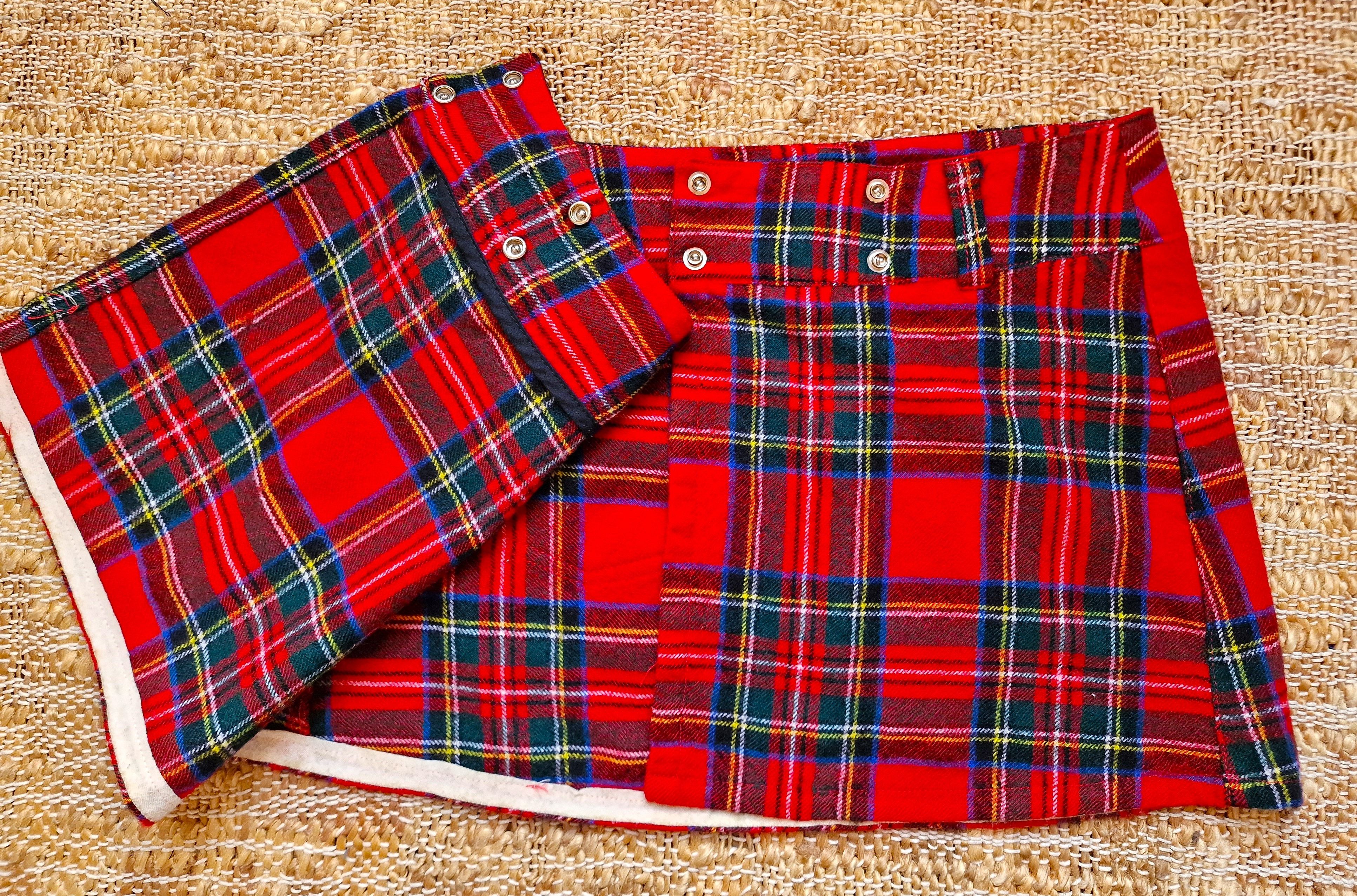 Dolce & Gabbana D&G Dolce and Gabbana Tartan School Girl Wool Skirt Size 30" / US 8 / IT 44 - 10 Thumbnail