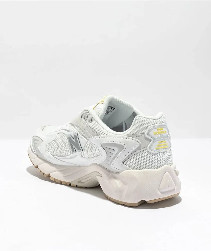 New Balance o1w1db10824 725 Sneakers in Sea Salt/White Size US 11 / EU 44 - 2 Thumbnail