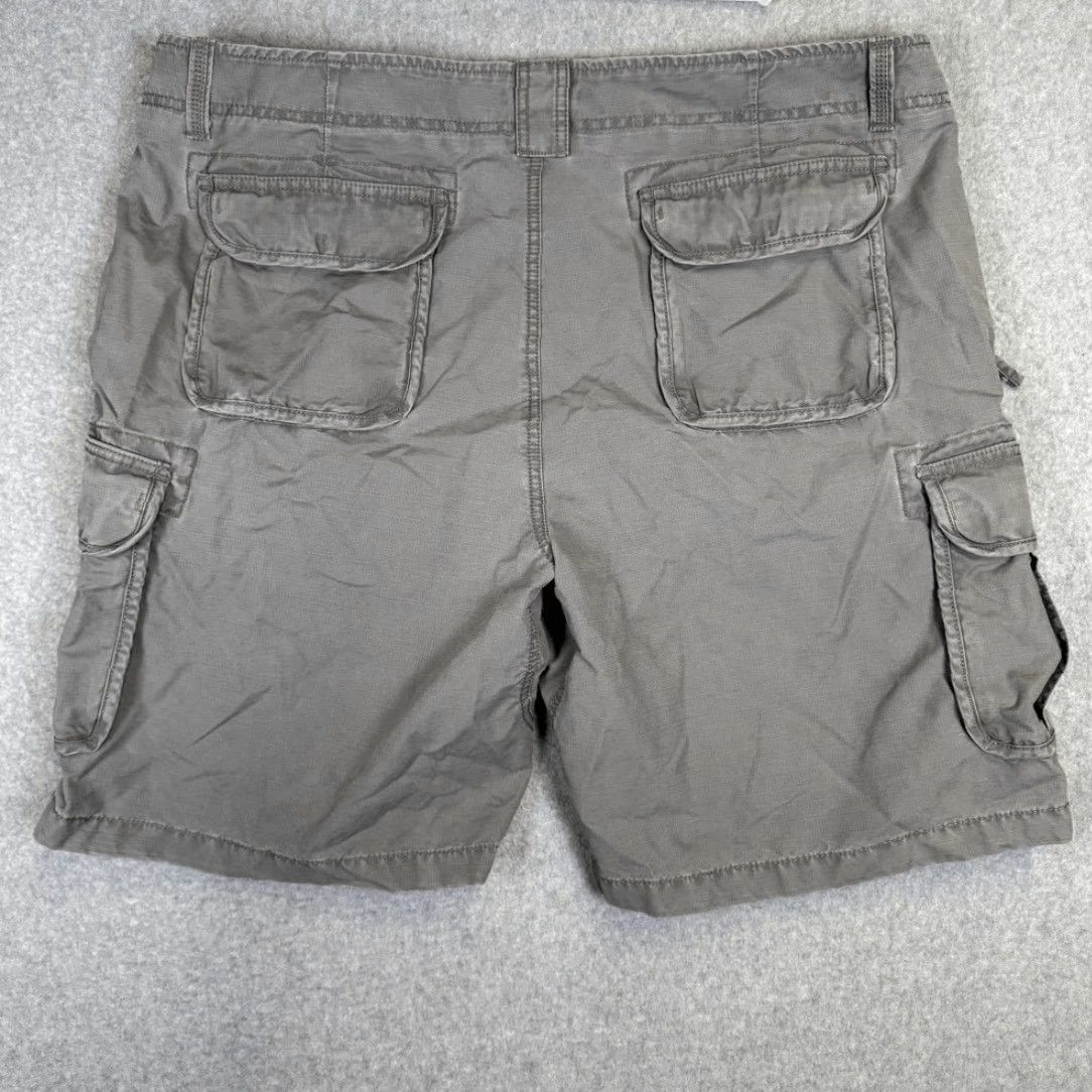 Vintage VINTAGE L.L. BEAN Men's 42W Gray Cargo Shorts Pockets Outdoors Hiking Shirt Size US 42 / EU 58 - 7 Thumbnail