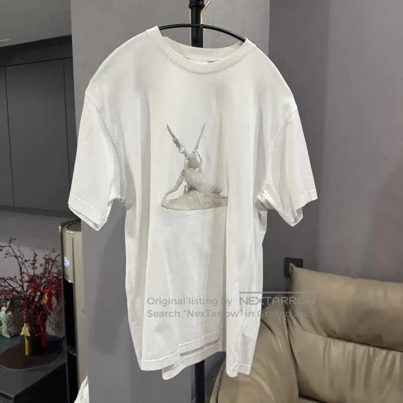 Burberry Burberry Women's White Cotton T-Shirt. Size S / US 4 / IT 40 - 1 Thumbnail