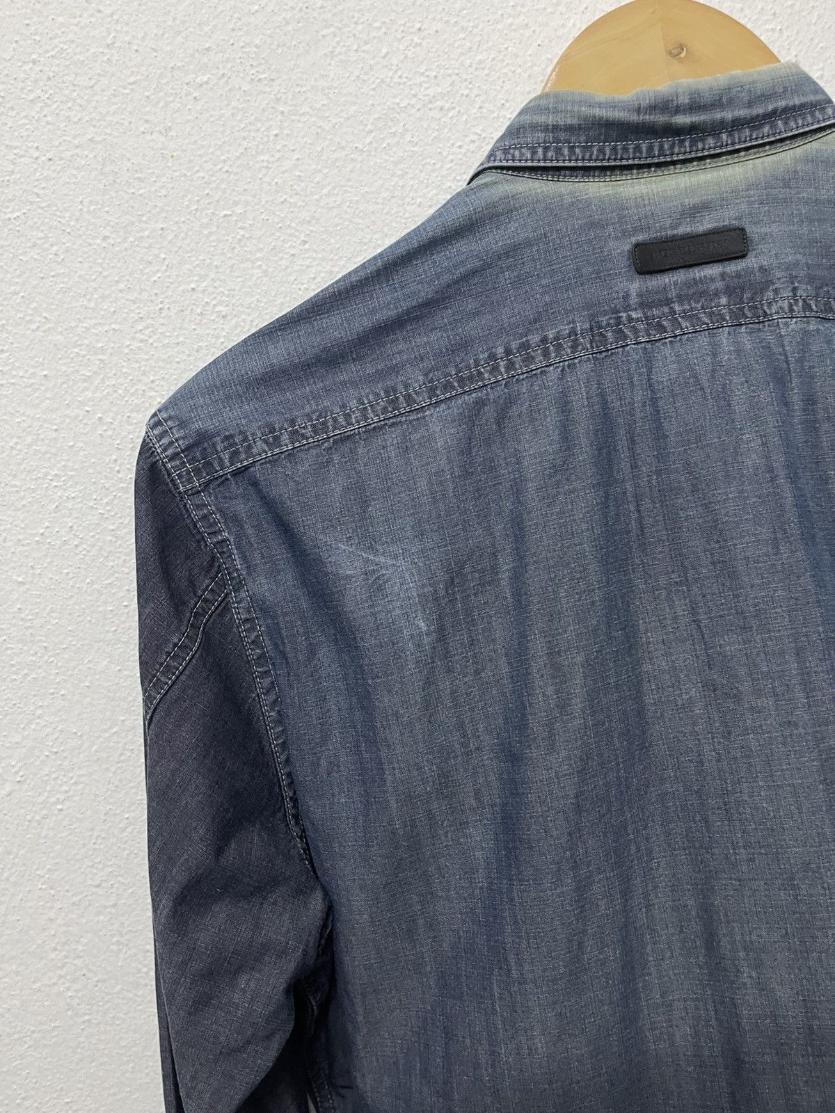 Burberry 90s BURBERRY LONDON DENIM SNAP BUTTON UP SHIRT Size US M / EU 48-50 / 2 - 11 Thumbnail