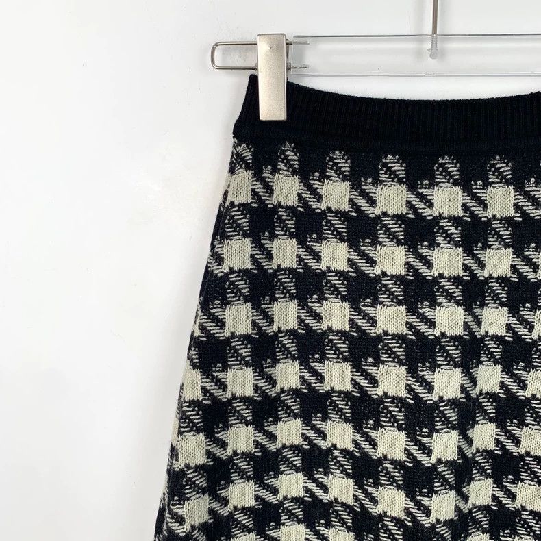 Gucci Gucci Size XXS Color-blocked check cashmere casual half-len Size 29" - 3 Thumbnail