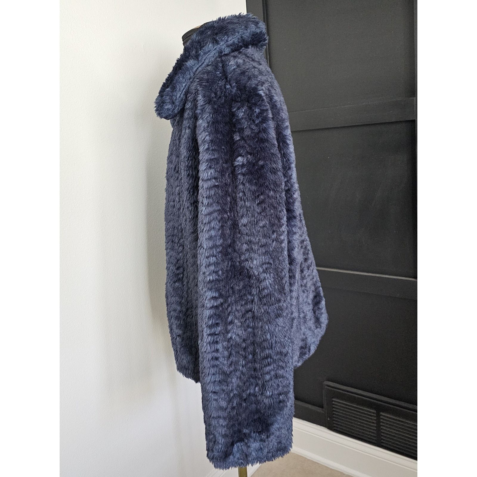 Reformation REFORMATION Blue Zip Closure Collared Faux Fur Jacket XL Size XL / US 12-14 / IT 48-50 - 2 Thumbnail