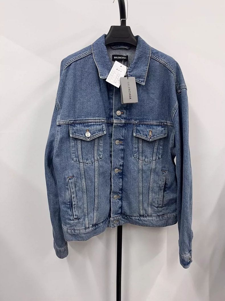 Balenciaga Balenciaga size 48 Washed denim jacket Size US M / EU 48-50 / 2 - 2 Thumbnail