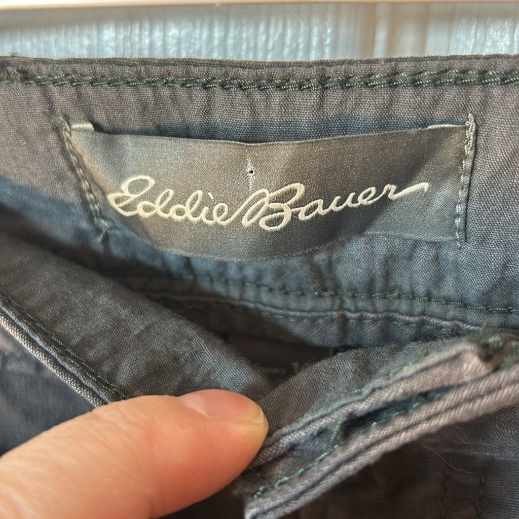 Eddie Bauer Eddie Bauer slightly curvy mid rise crop Cargo Pants size 14 Size 36" / US 14 / IT 50 - 2 Thumbnail