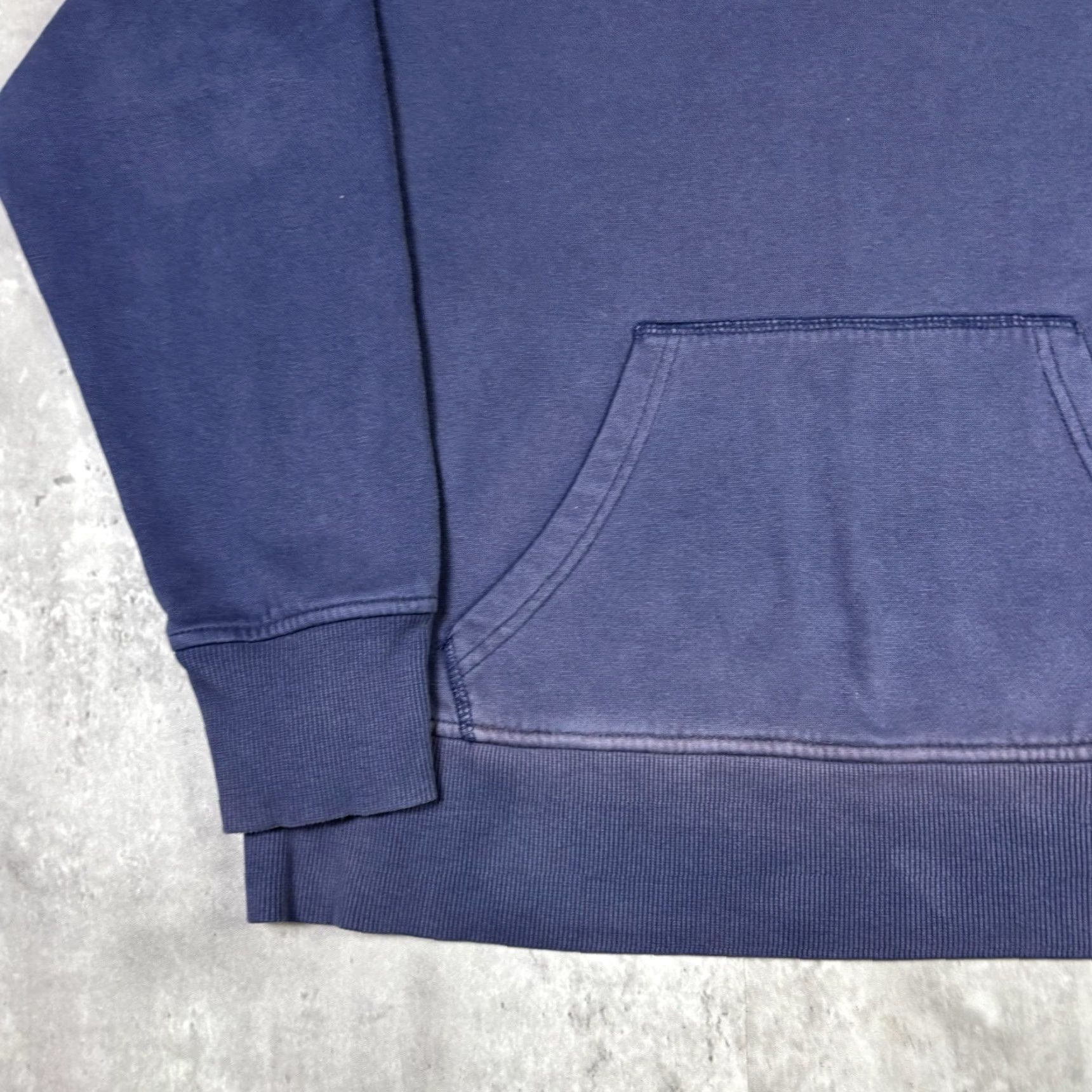 Nike VINTAGE Nike Hoodie Blue Pullover Embroidered Swoosh Adult Large 90s Mens Hoodie Size US L / EU 52-54 / 3 - 8 Thumbnail