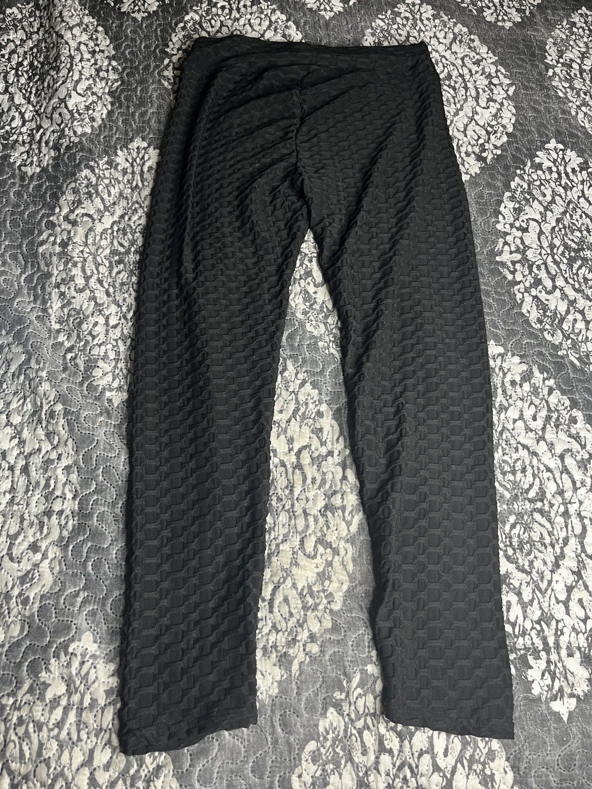 Other High-Rise Black Textured Leggings Size 42" / US 20 - 7 Thumbnail