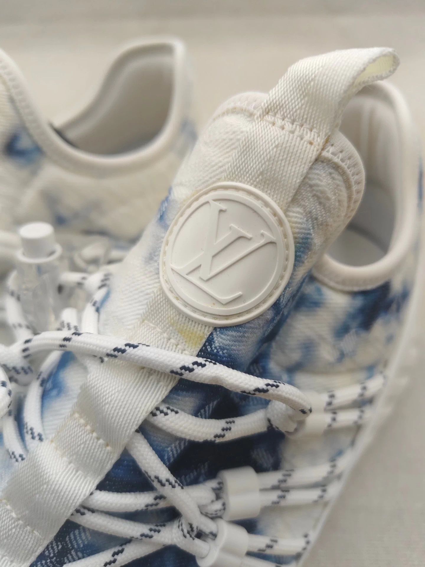 Louis Vuitton Louis Vuitton Monogram Tie-Dye Denim Trainer Size US 7.5 / IT 37.5 - 4 Thumbnail