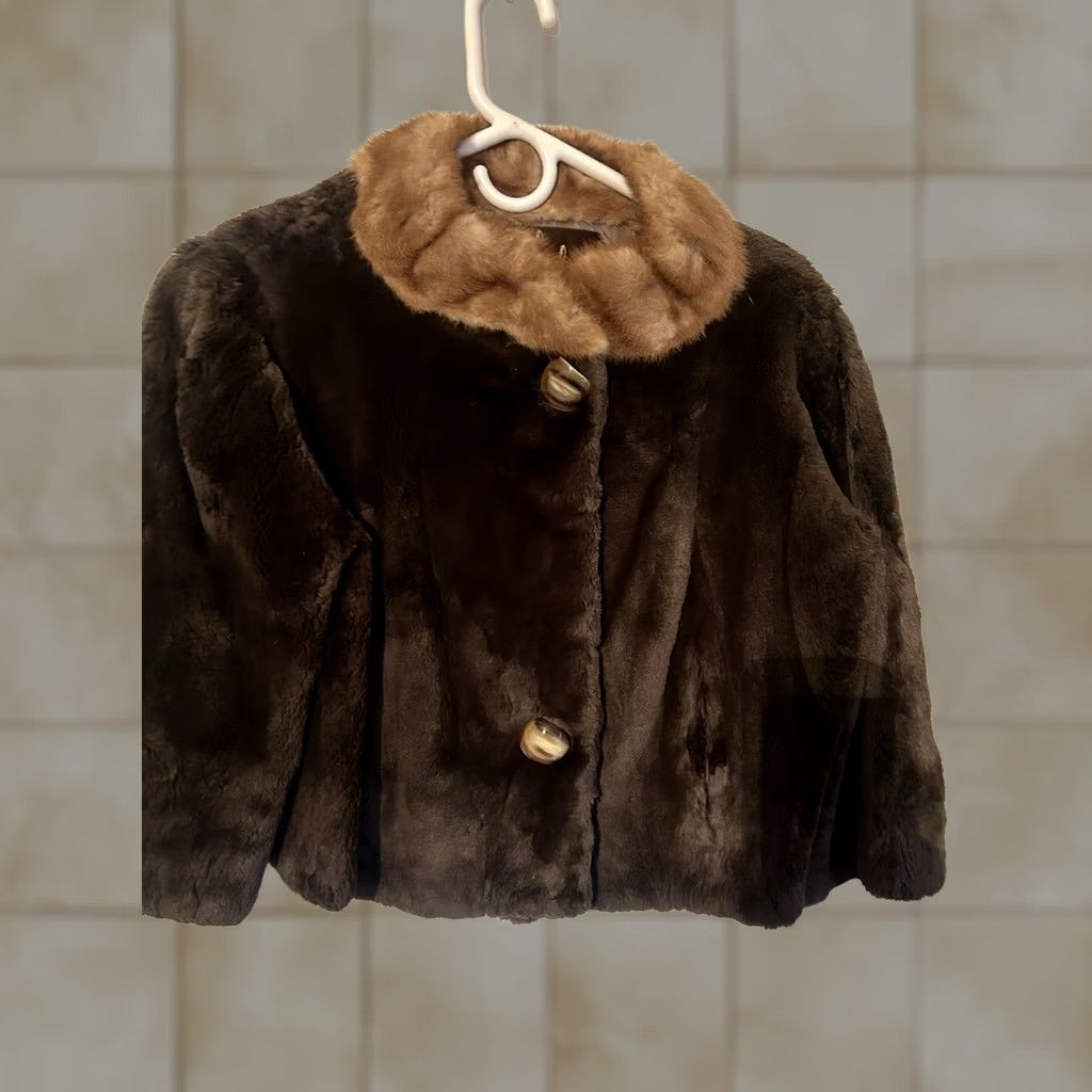 Vintage VINTAGE Rare Women's Jacket Short Brown Beaver Fur Evening Apparels M Womens Size 32" / US 10 / IT 46 - 1 Thumbnail