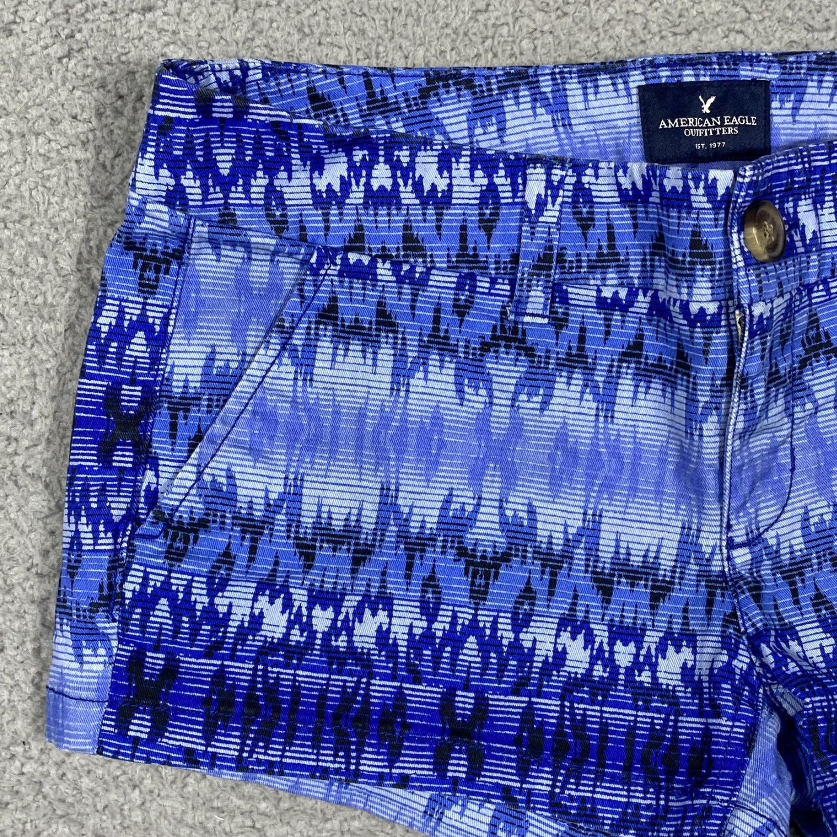 Vintage American Eagle Shorts Shortie Stretch Tribal Print Denim Size 4 Women Blue Size 27" / US 4 / IT 40 - 5 Thumbnail