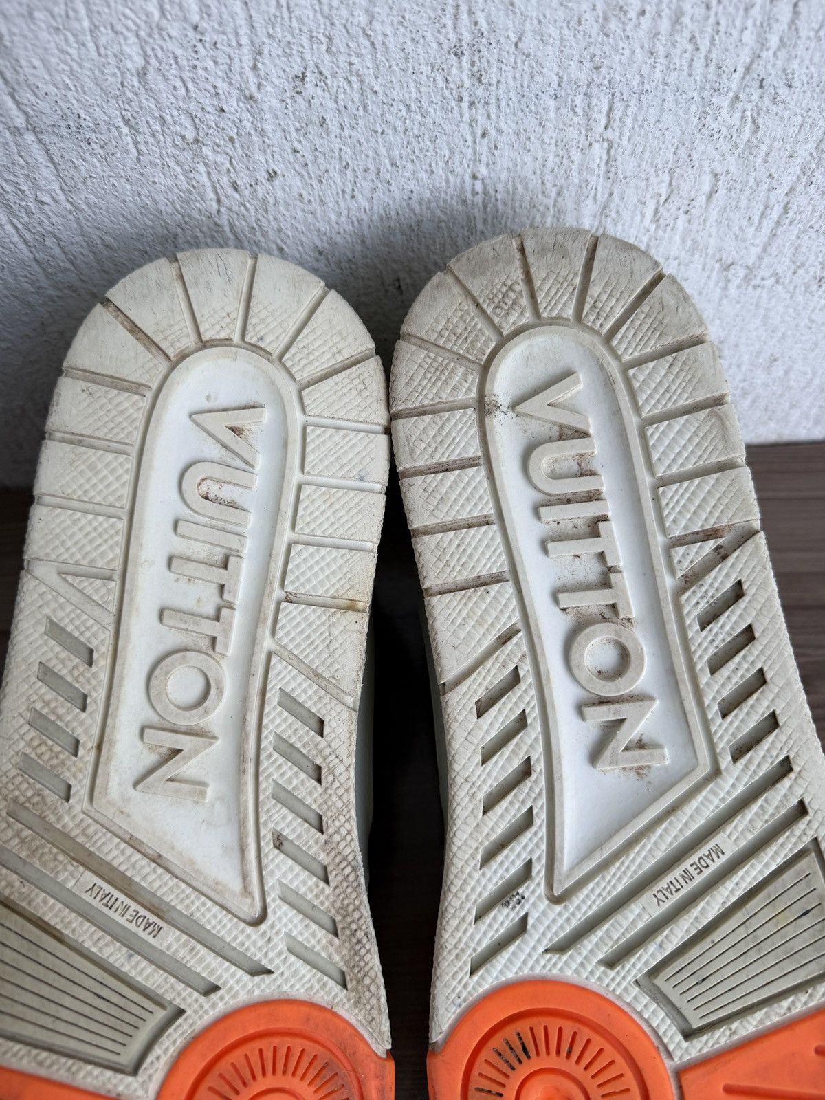 Louis Vuitton Special edition Virgil Abloh trainers Size US 11 / EU 44 - 20 Thumbnail