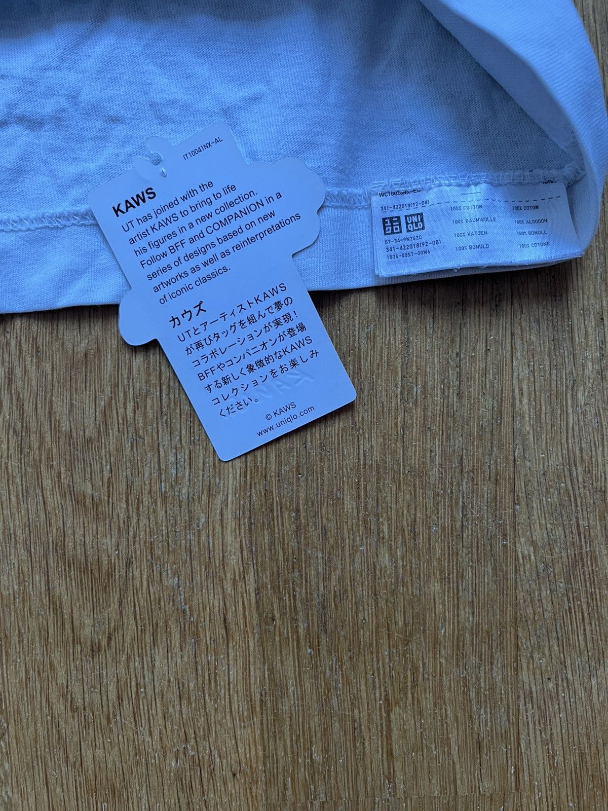 Kaws × Uniqlo Kaws uniqlo gone tee Size US M / EU 48-50 / 2 - 3 Thumbnail