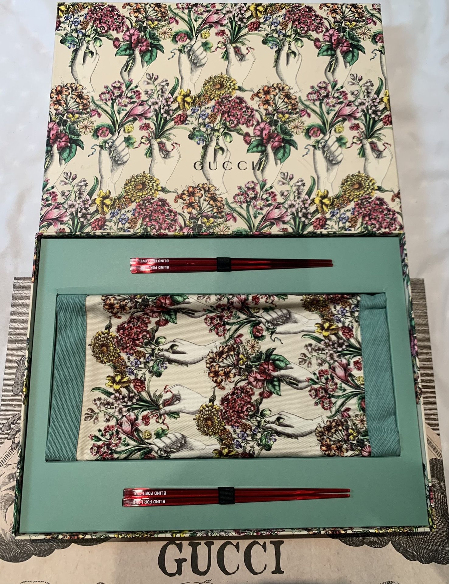 Gucci Gucci New Chopsticks Mat Set Box 2501-Nextarrow Size ONE SIZE - 1 Thumbnail