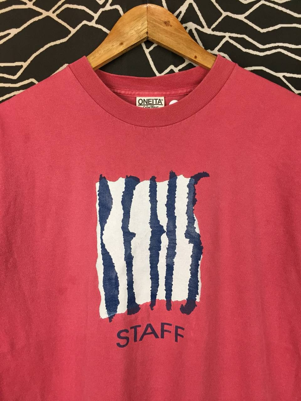 Vintage Vtg 90s BEHS Staff Attitude Is Everything Single Stitch Tee Size US L / EU 52-54 / 3 - 3 Thumbnail