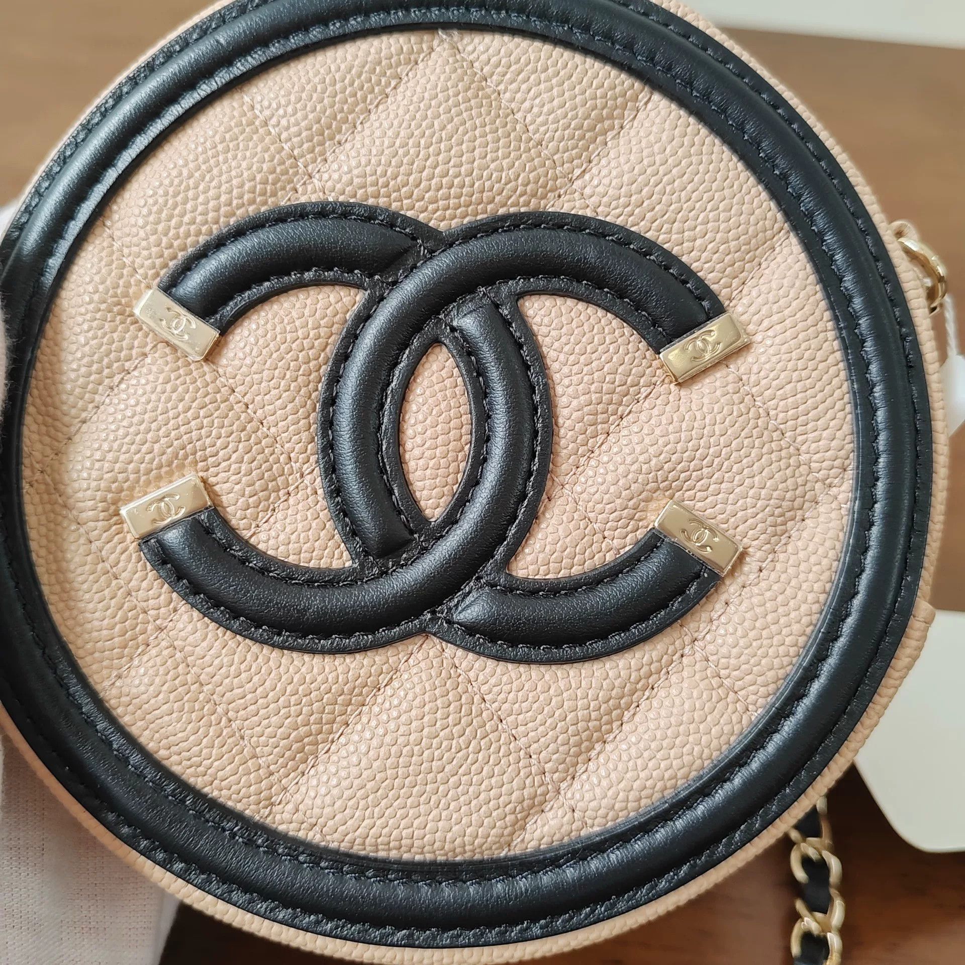Chanel Pre-loved Bag Very good condition Size ONE SIZE - 1 Thumbnail